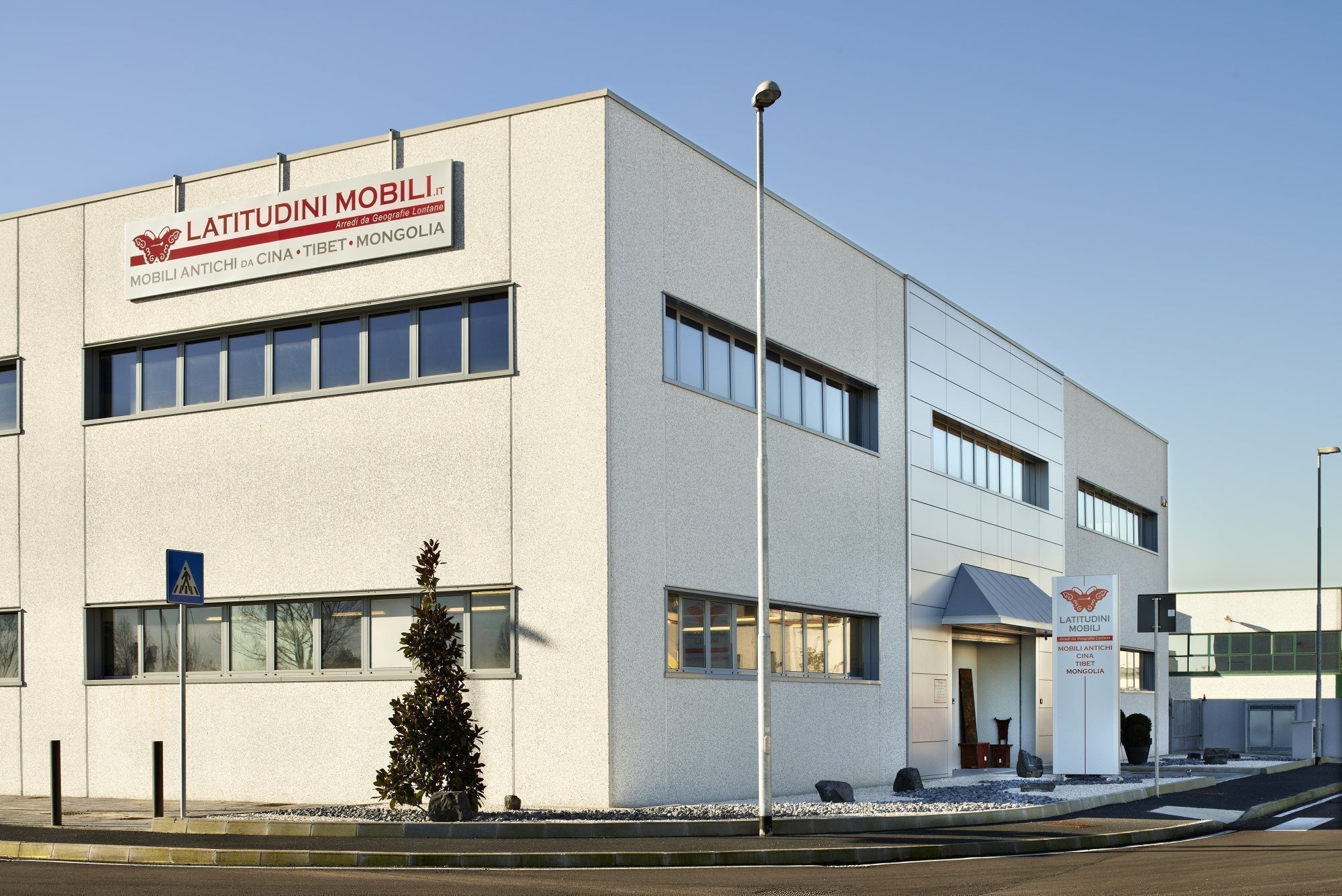 Vendita mobili etnici on line oppure in negozio?