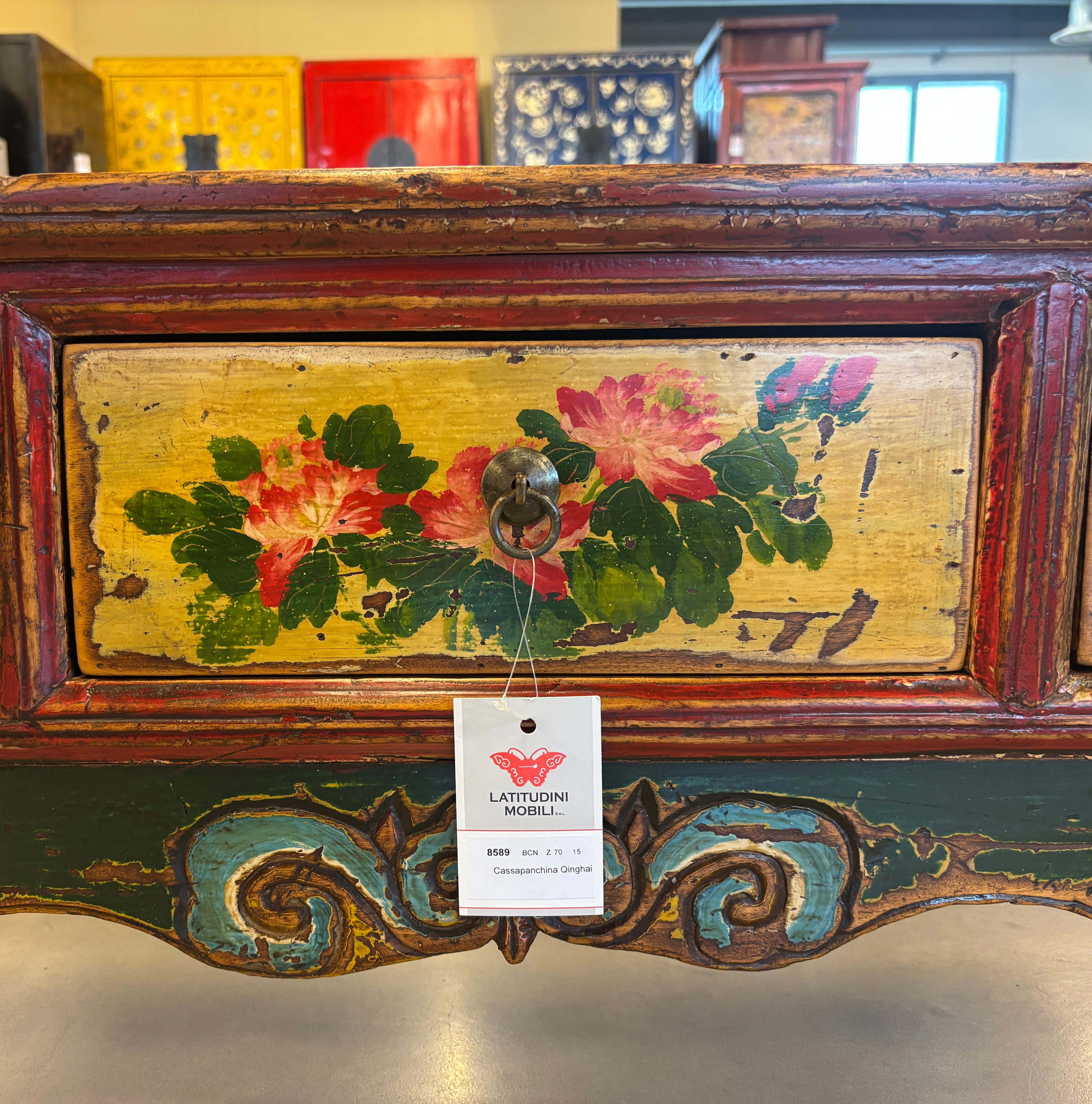 CASSAPANCA AD ALTARE DECORATA