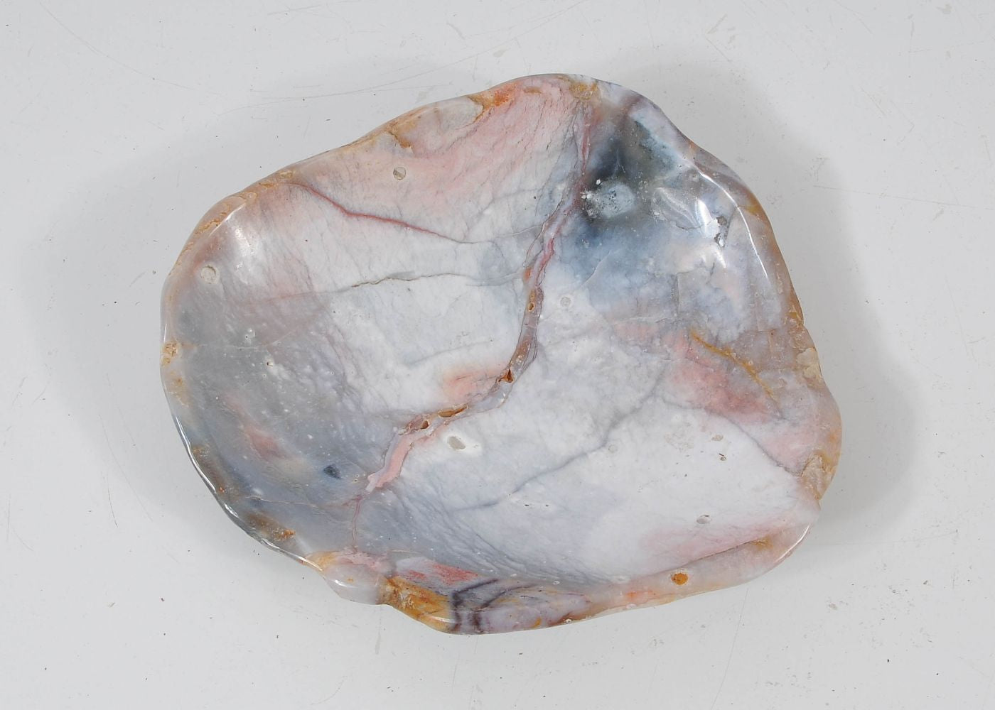 Piatto in legno pietrificato