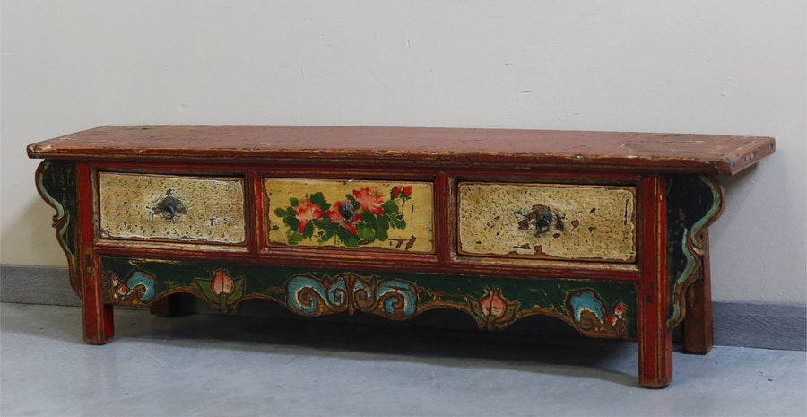 CASSAPANCA AD ALTARE DECORATA