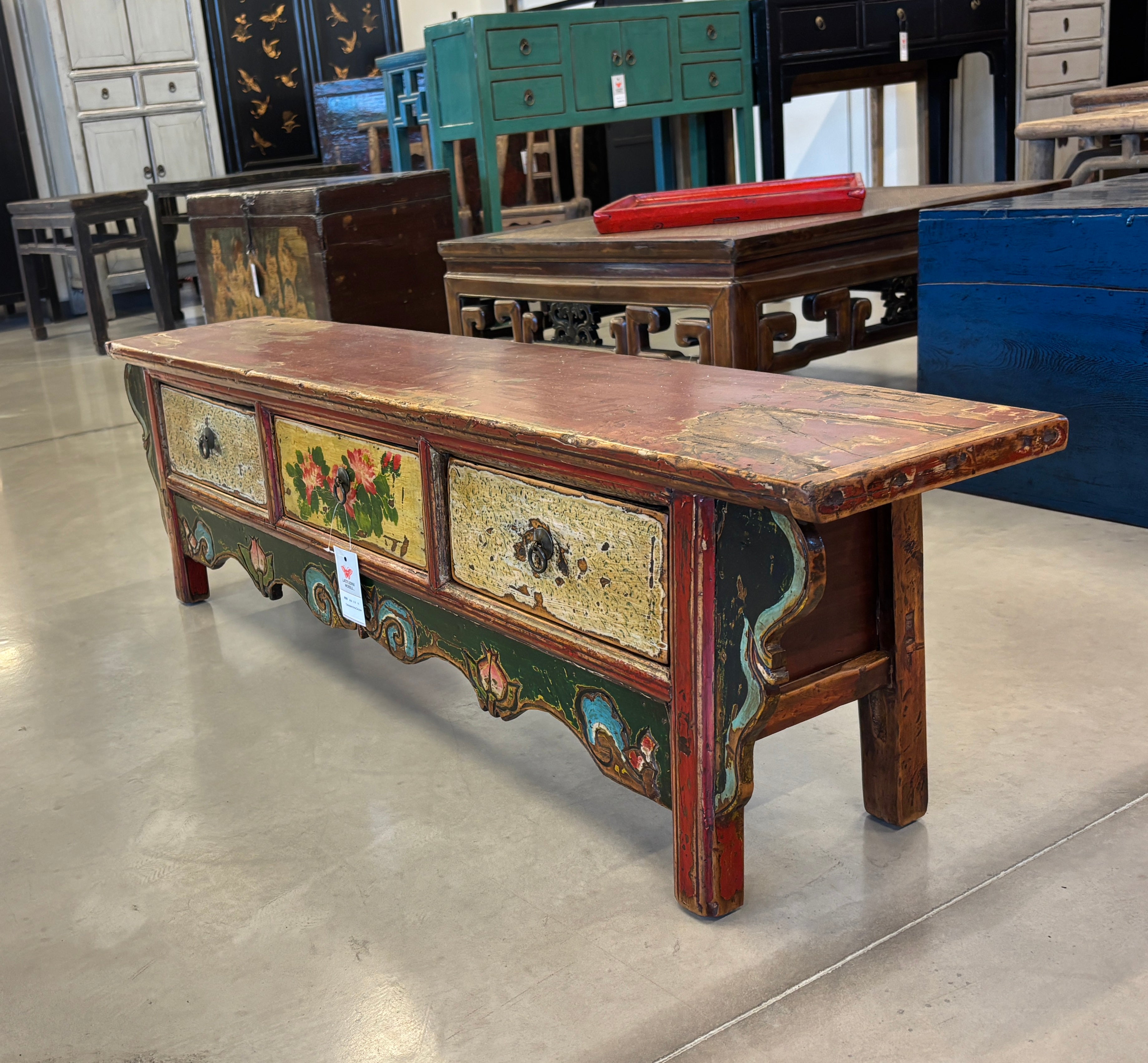 CASSAPANCA AD ALTARE DECORATA