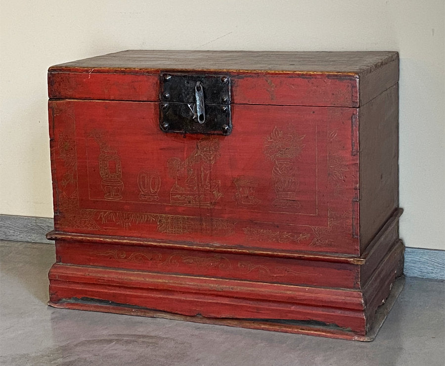 BAULE CINESE IN LACCA ROSSA CON DECORO A CHINA