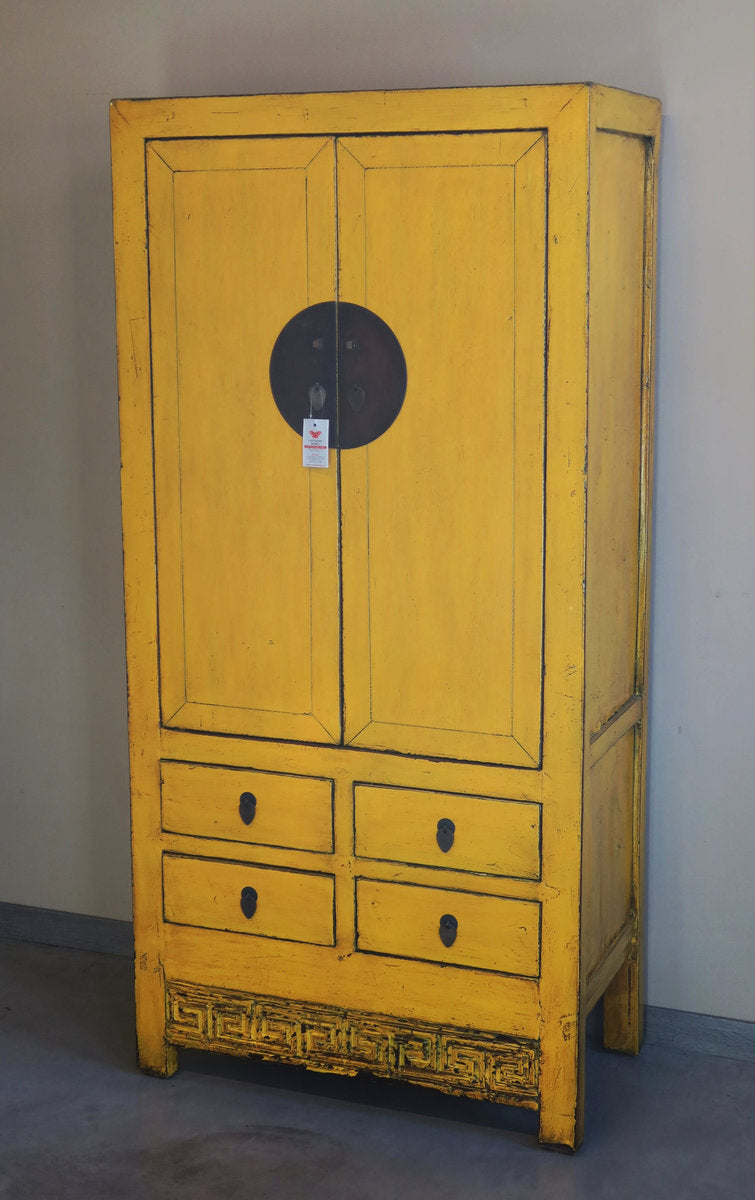 ARMADIO CINESE IN LACCA GIALLA