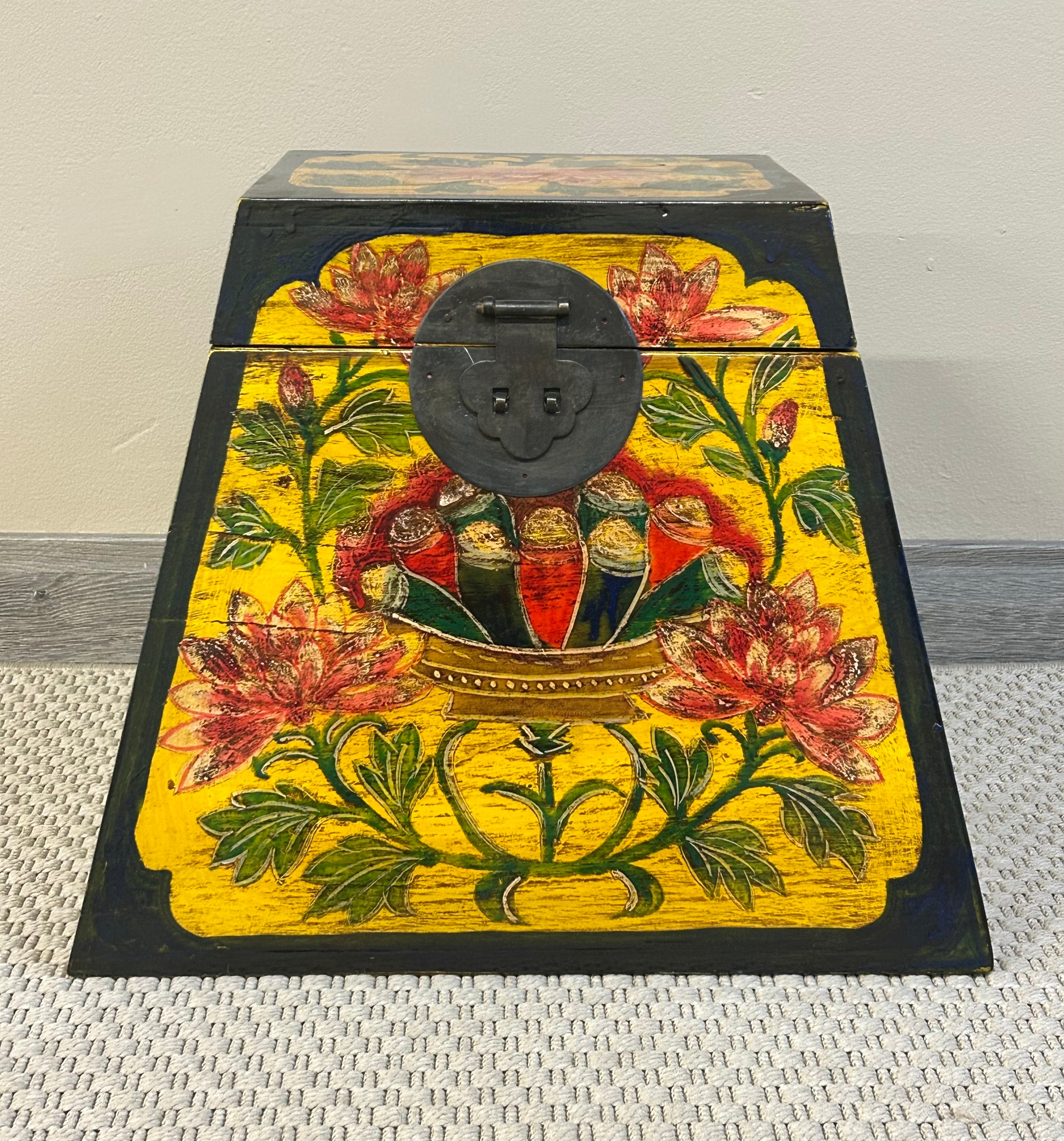 BAULETTO DECORATO TIBETANO