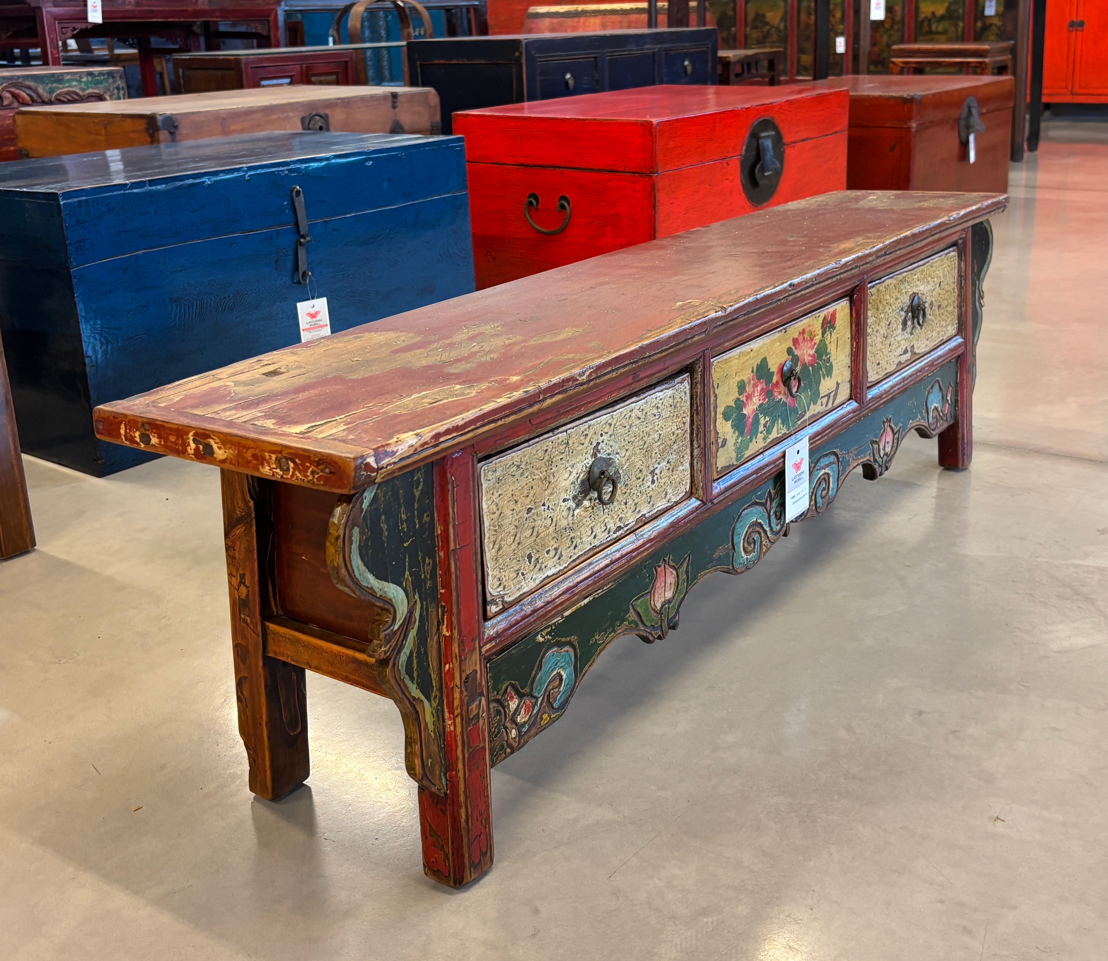 CASSAPANCA AD ALTARE DECORATA