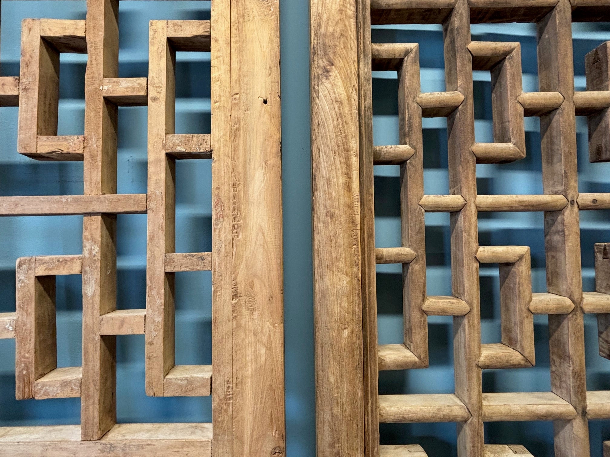 ANTE LIGNEE CON GRATA GEOMETRICA