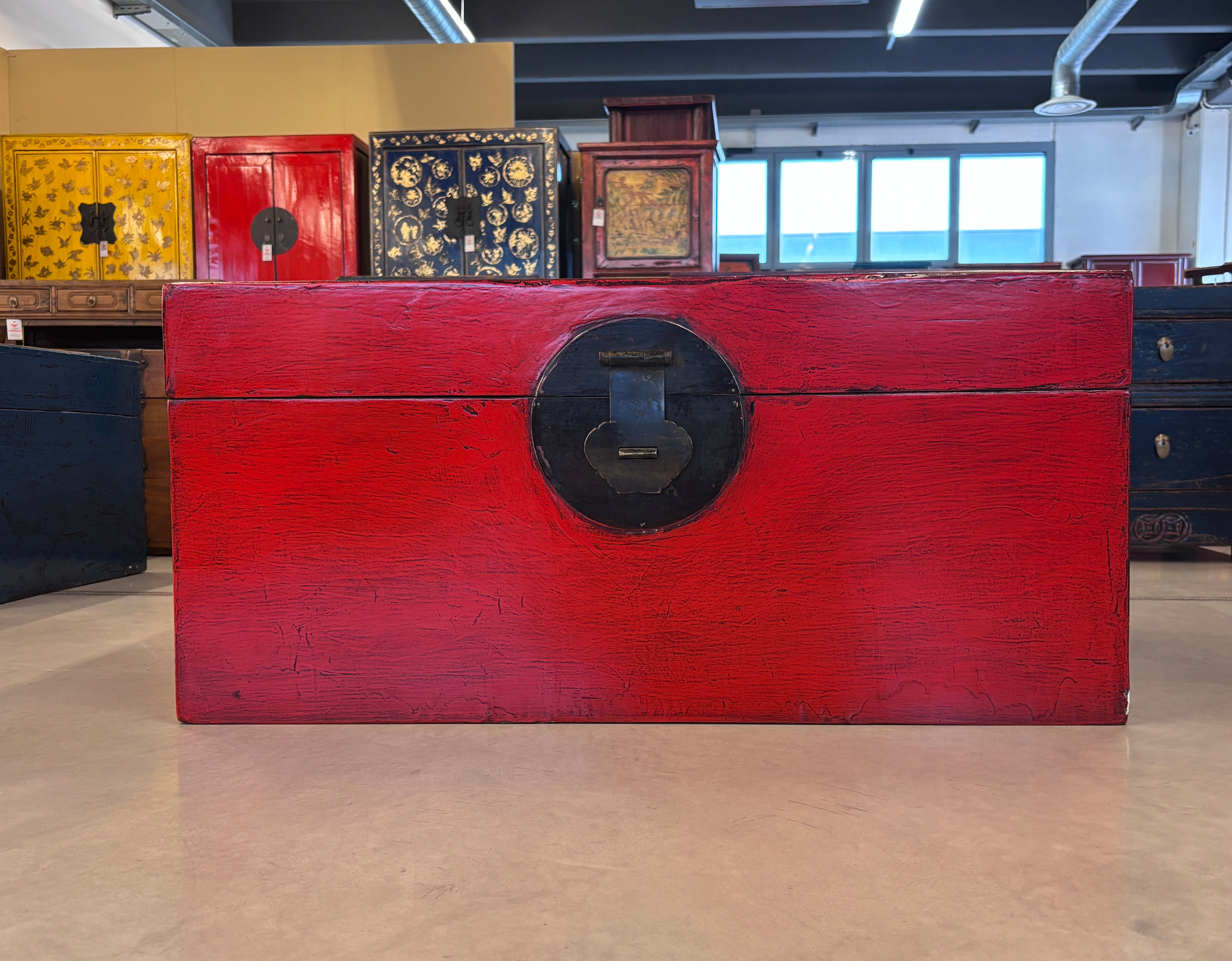 BAULE CINESE IN LACCA ROSSA