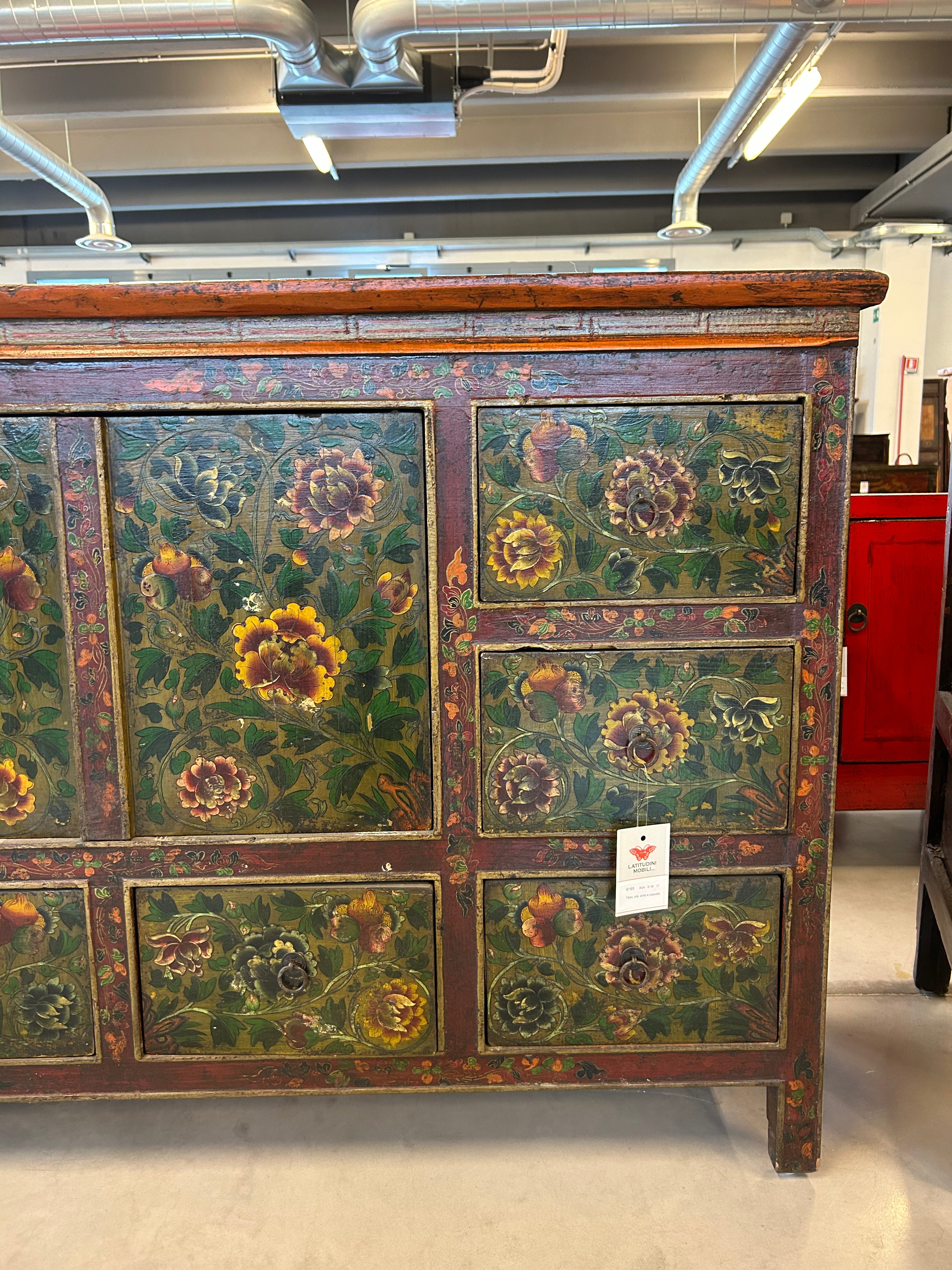 CREDENZA TIBET