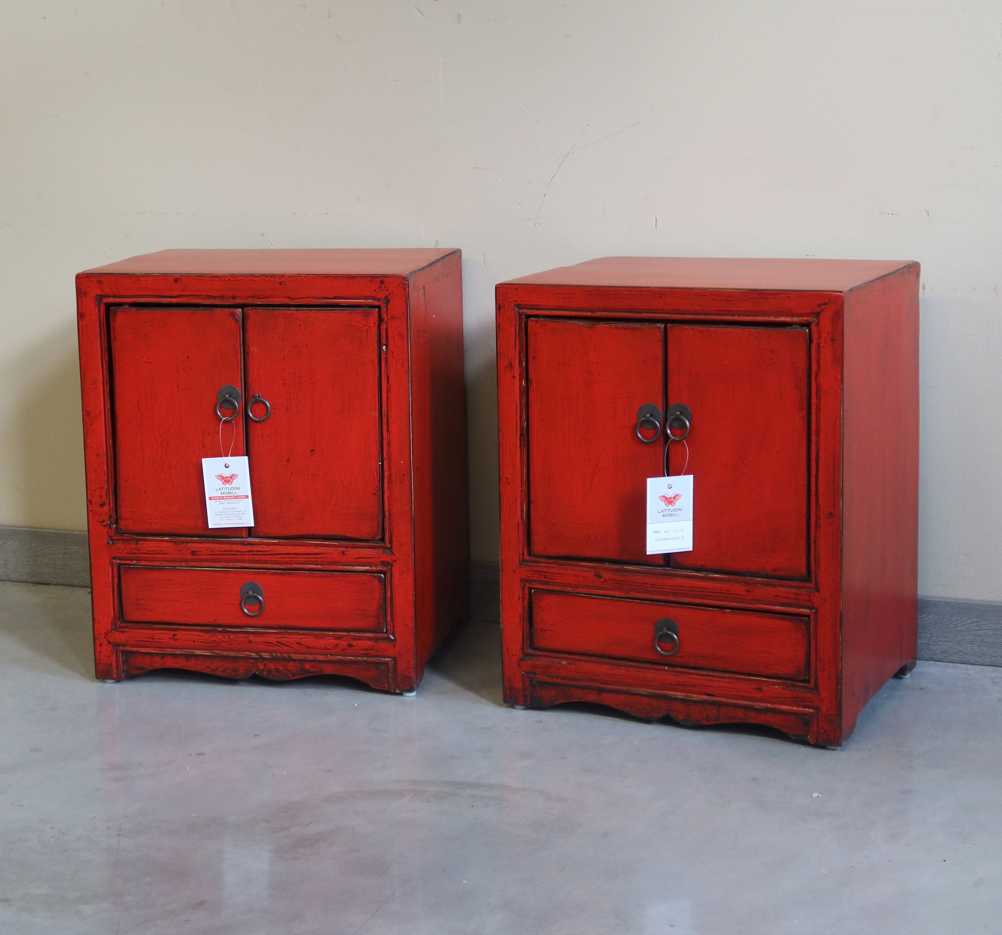 COMODINO CINESE LACCA ROSSA