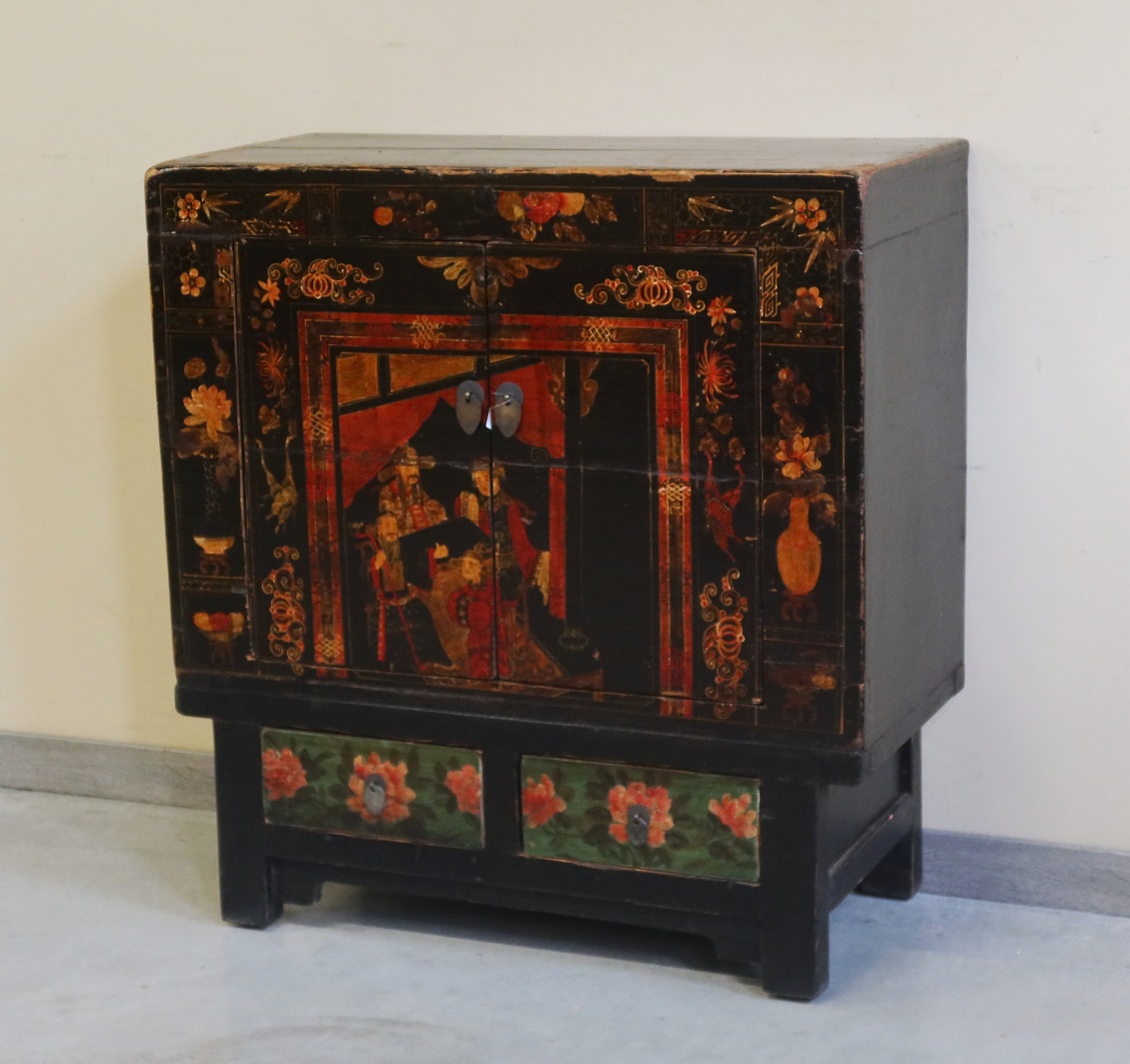 CREDENZINO CINESE OPERA DI PECHINO