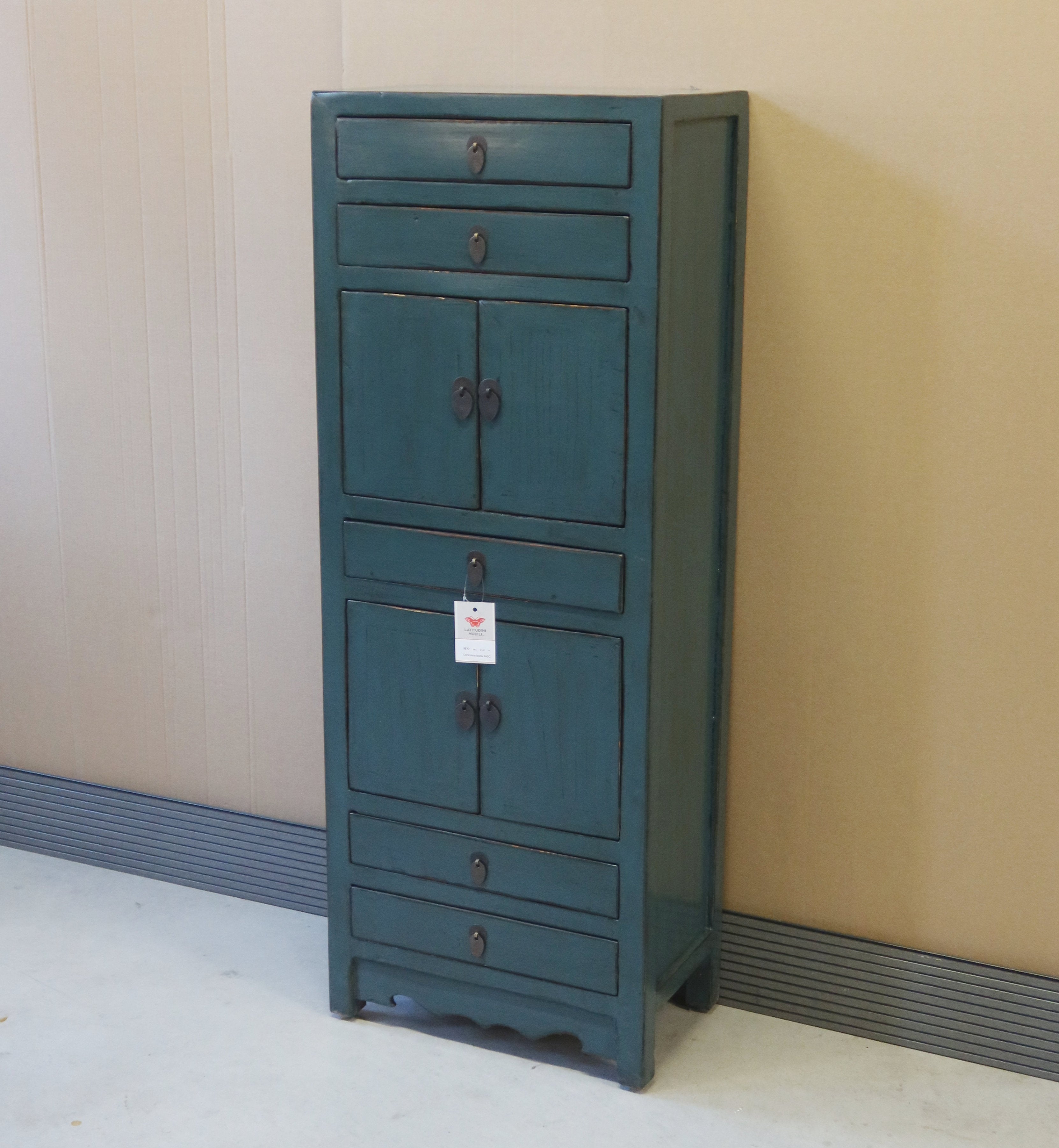 MOBILE STRETTO A COLONNA IN LACCA