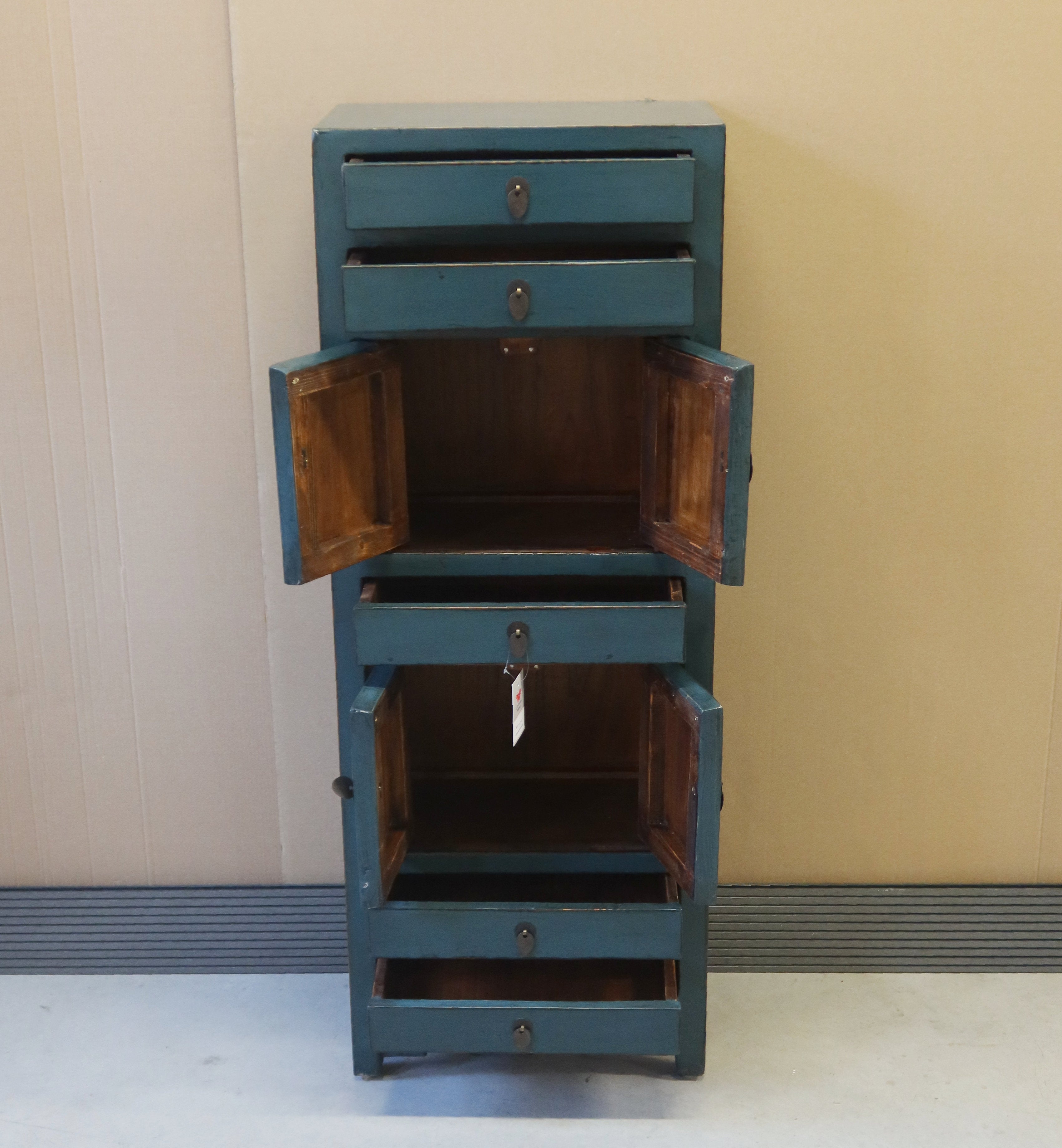 MOBILE STRETTO A COLONNA IN LACCA