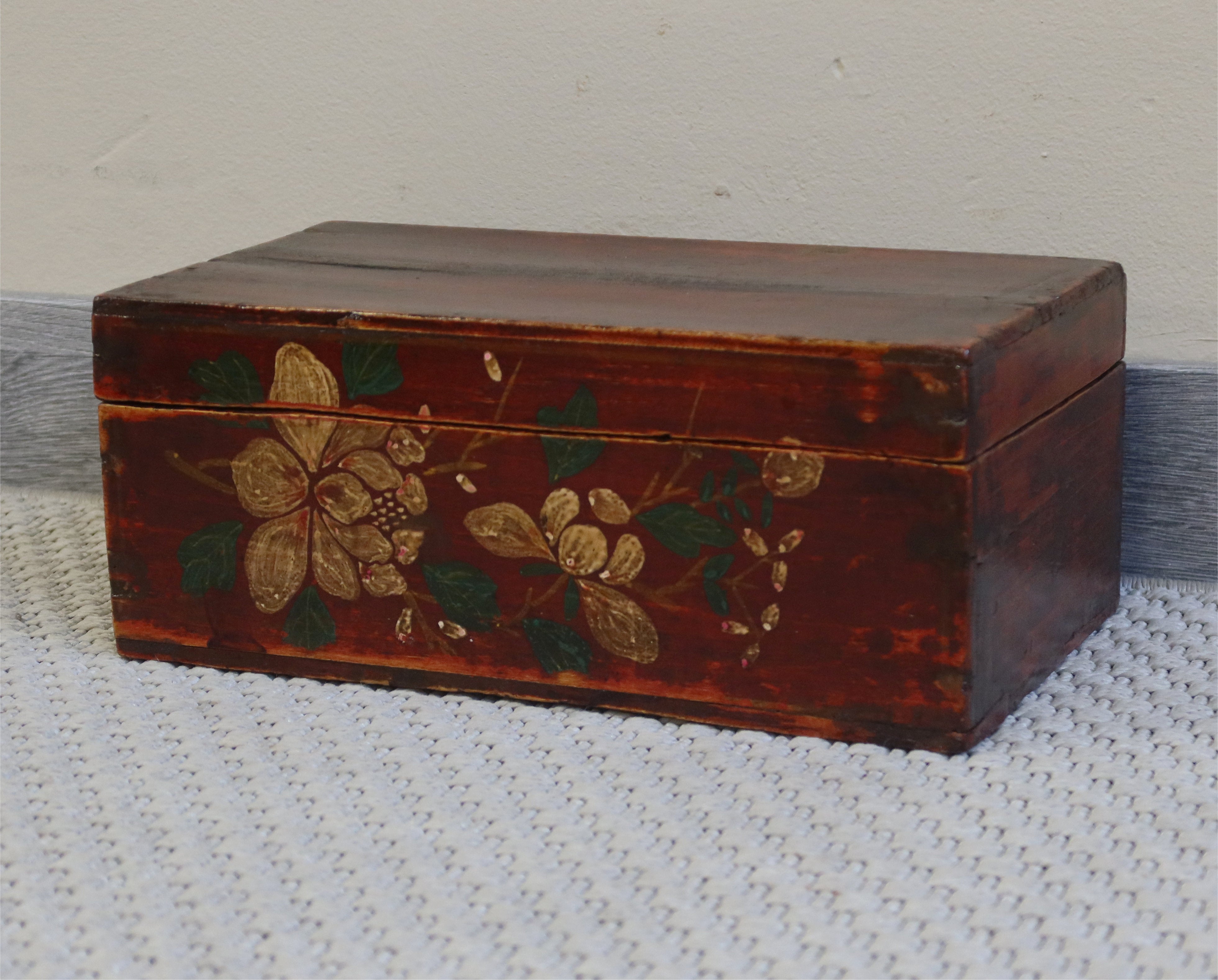 SCATOLA MONGOLIA DECORATA CON COPERCHIO