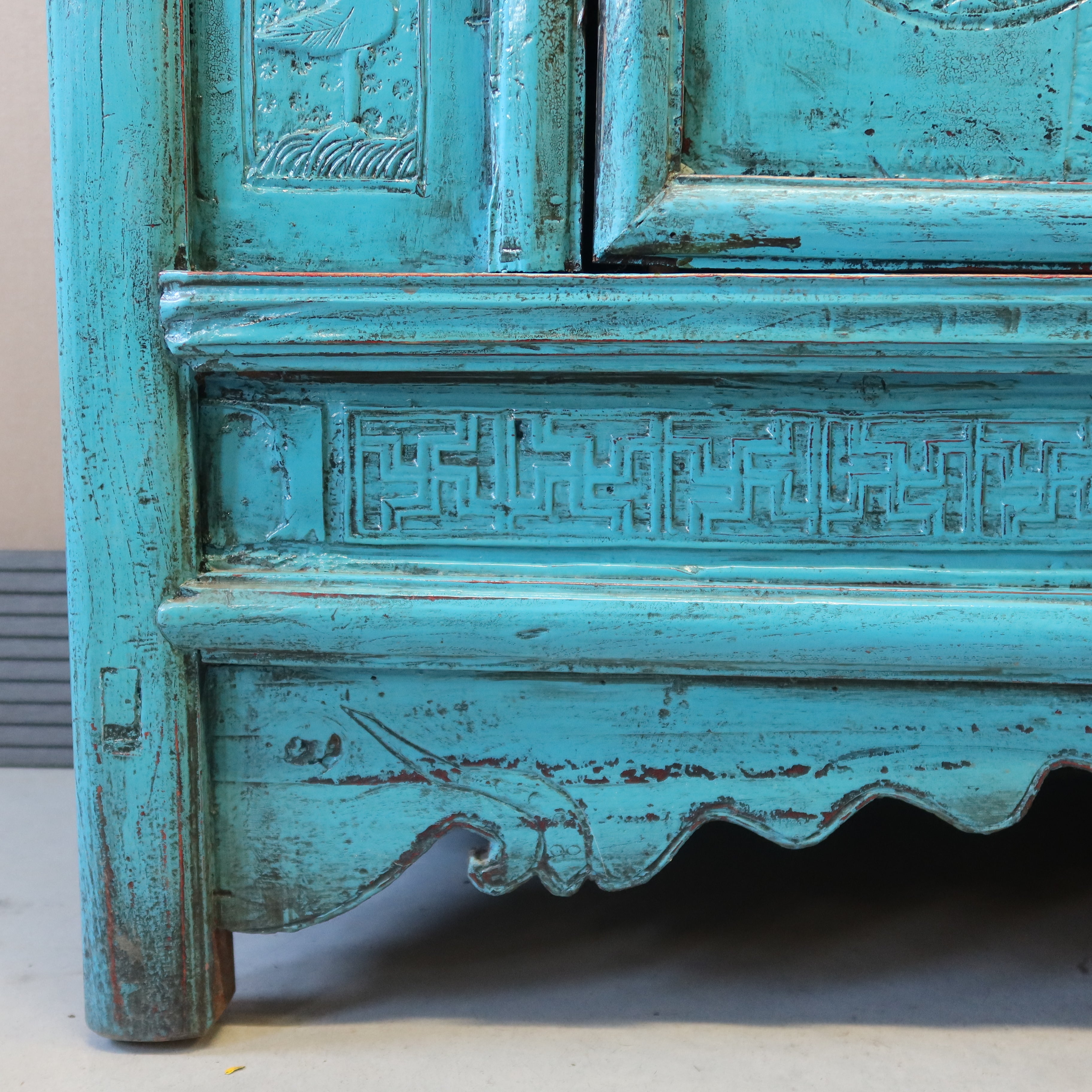 CREDENZA DELLO SHANDONG LACCA AZZURRA CON INTAGLI