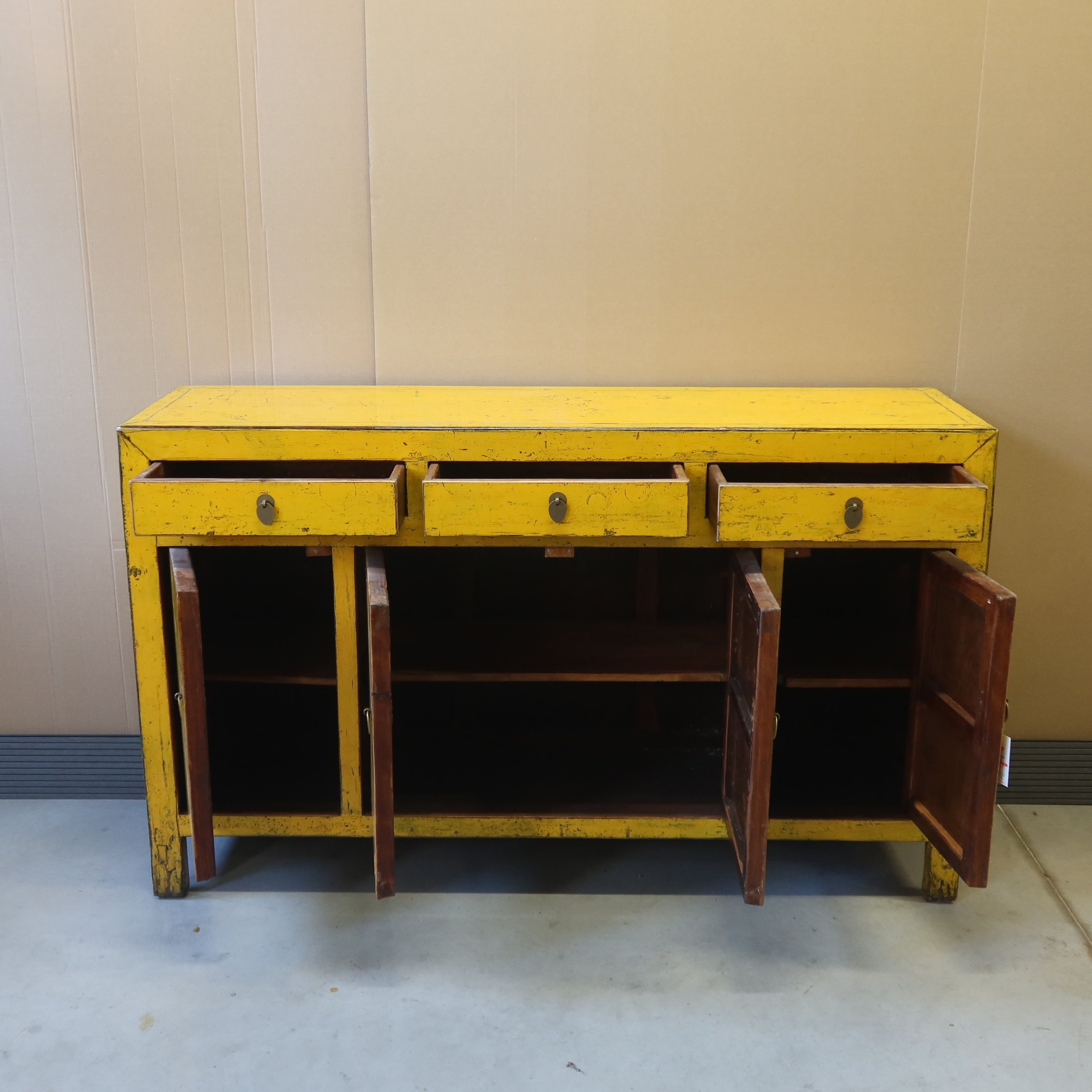 BUFFET CINESE DEL DONGBEI LACCA GIALLA