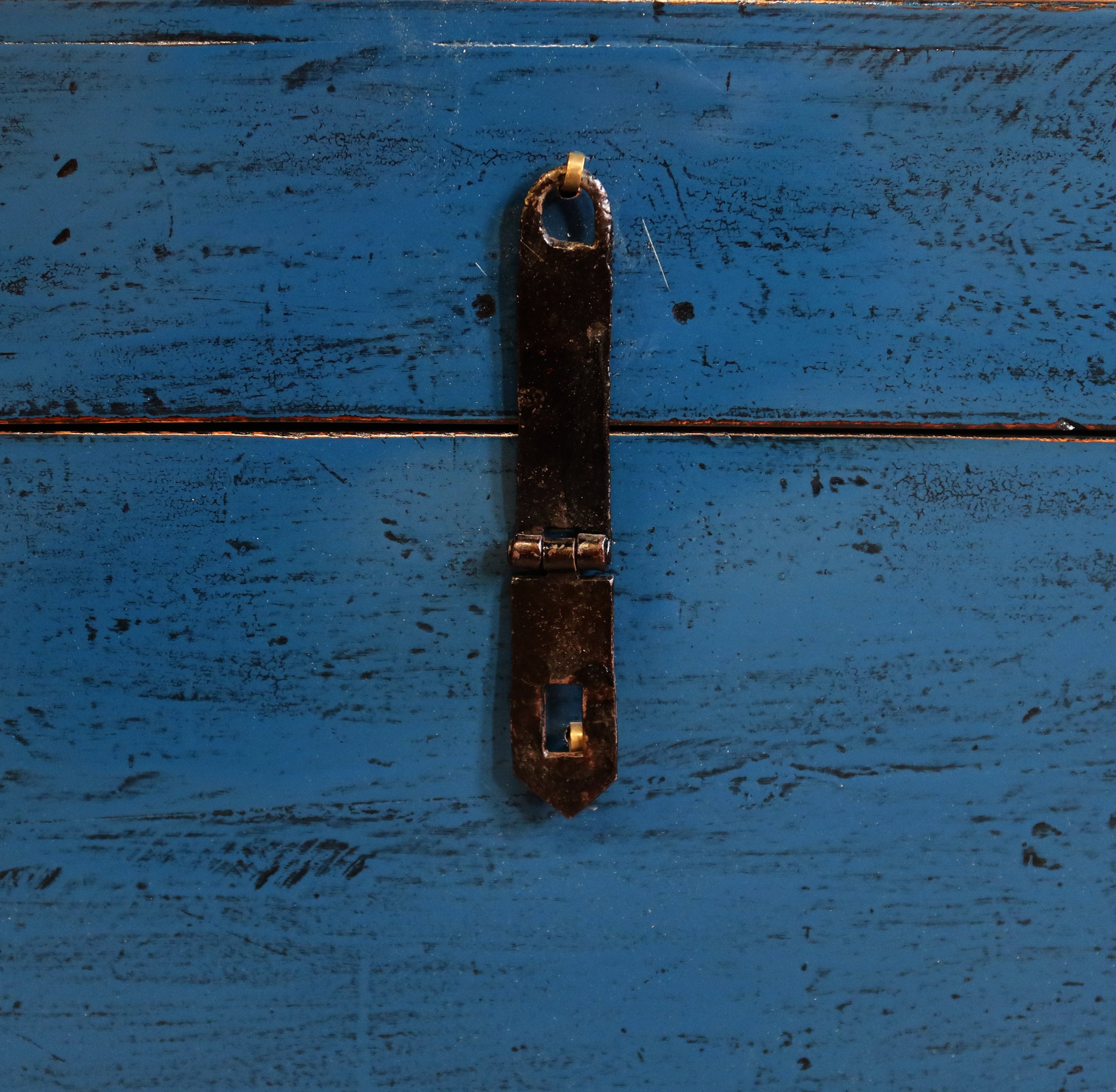 GRANDE BAULE CINESE IN LACCA BLU