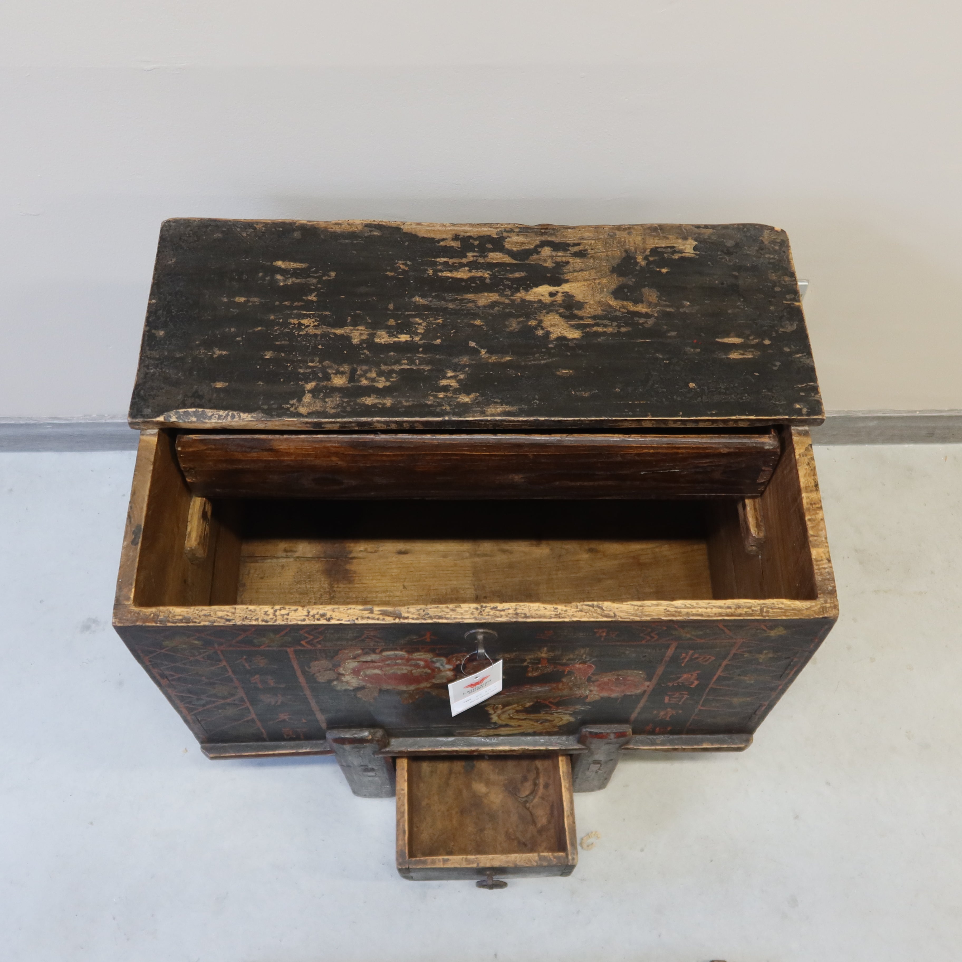 BAULETTO GANZU NERO DEC GAMBE ARRETRATE