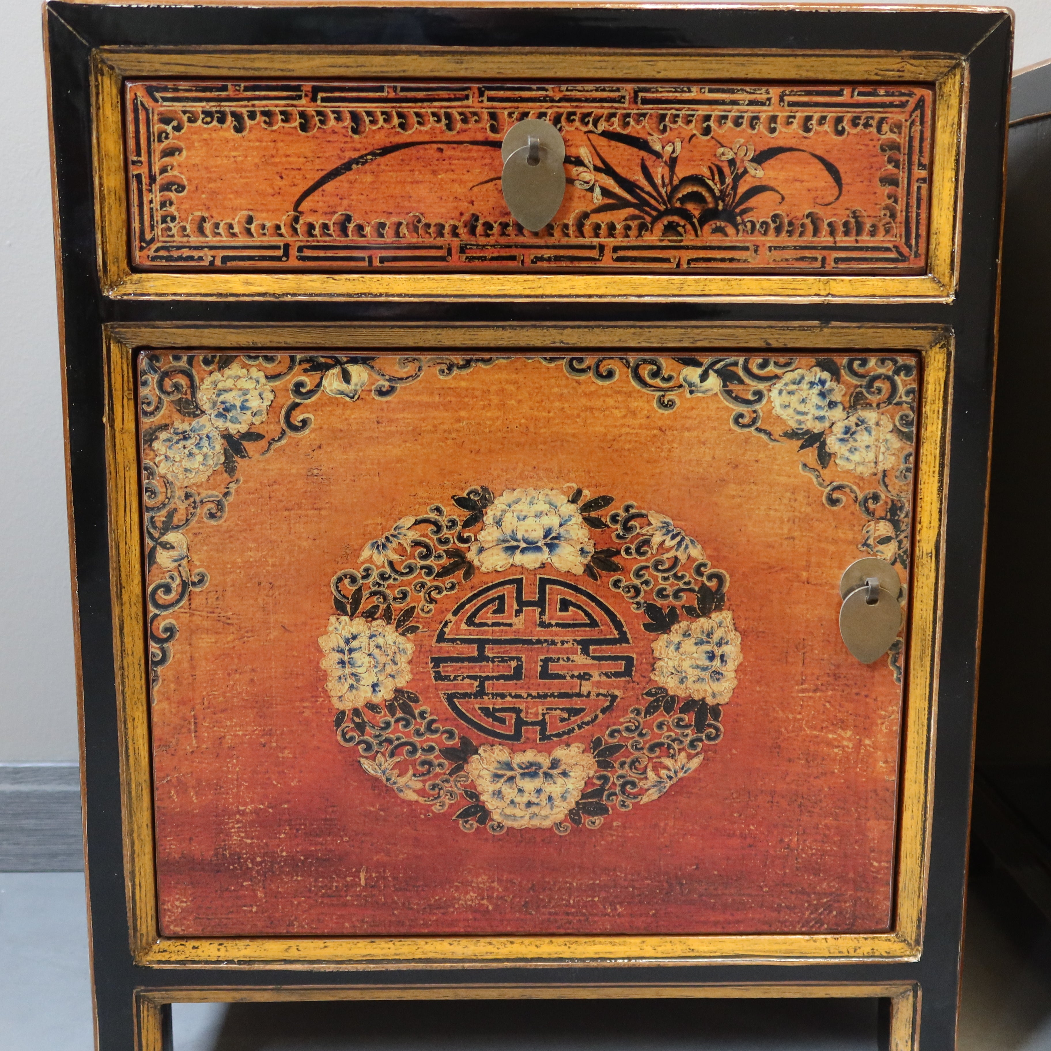 COMODINO MONGOLO DECORATO