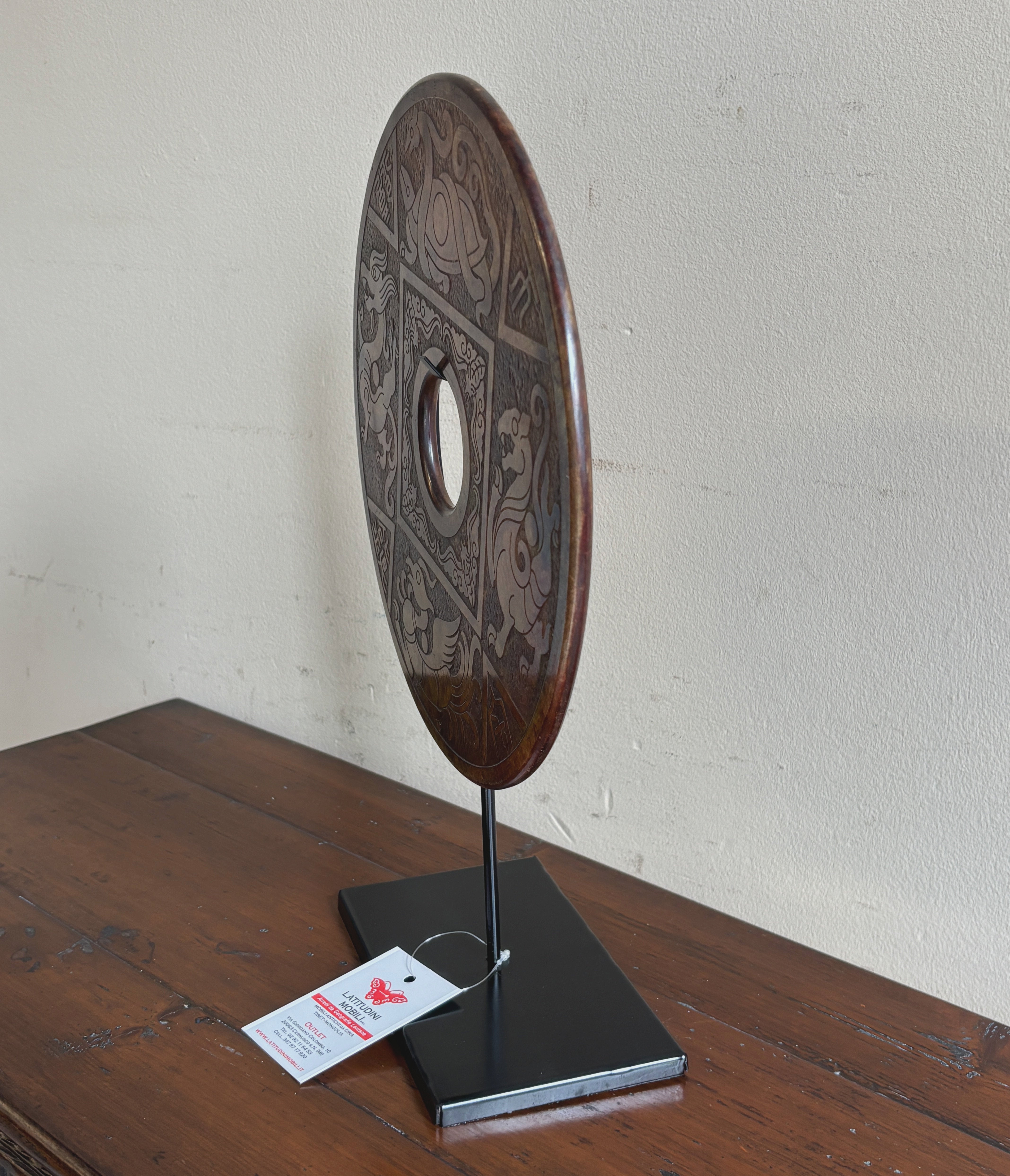 DISCO ORNAMENTALE IN PIETRA SU PIEDISTALLO