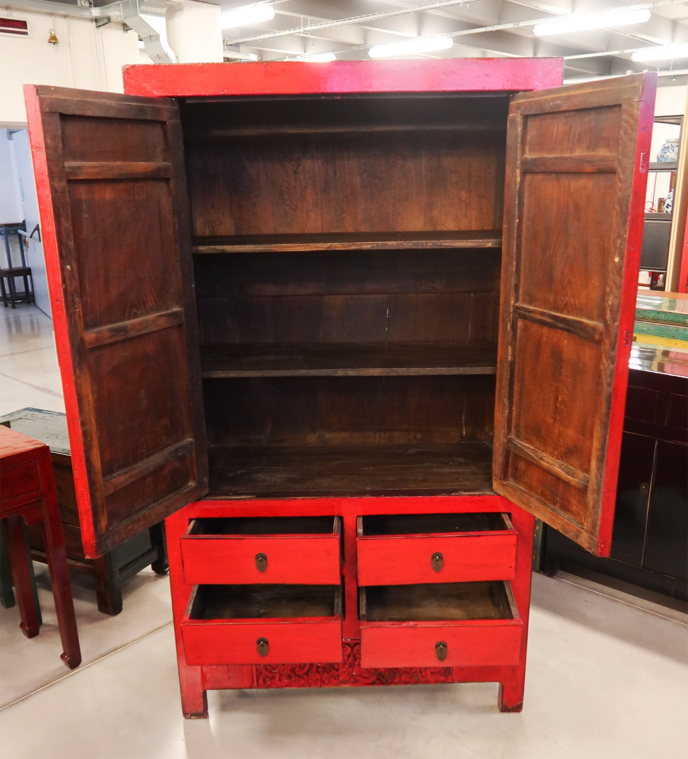 ARMADIO CINESE DELLO SHANDONG IN LACCA ROSSA