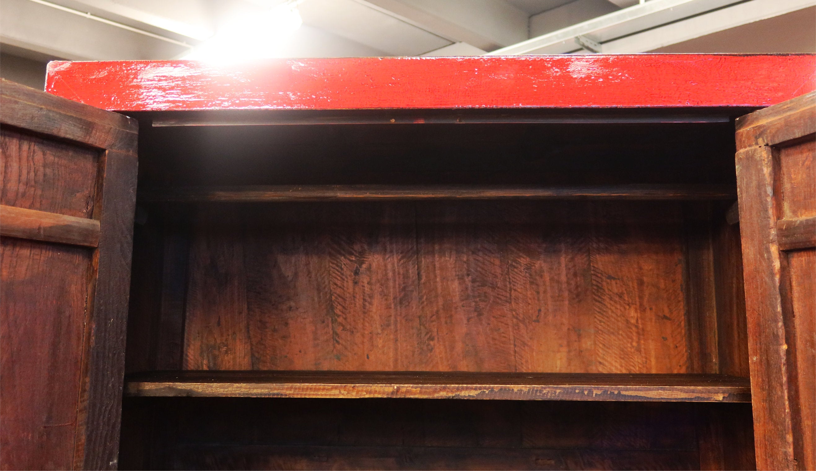 ARMADIO CINESE DELLO SHANDONG IN LACCA ROSSA