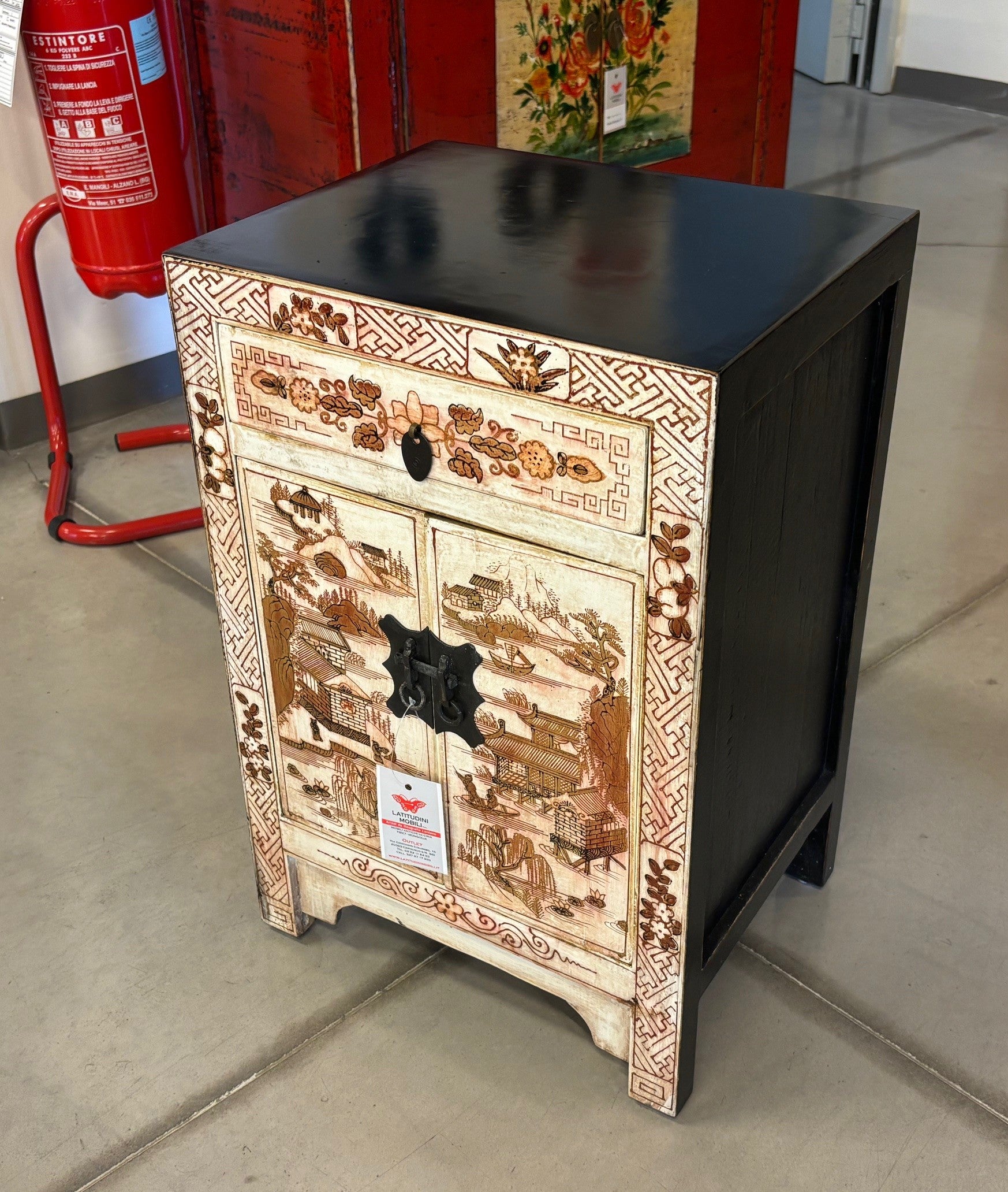 COMODINO CINESE DELLO SHANXI BIANCO DECORATO