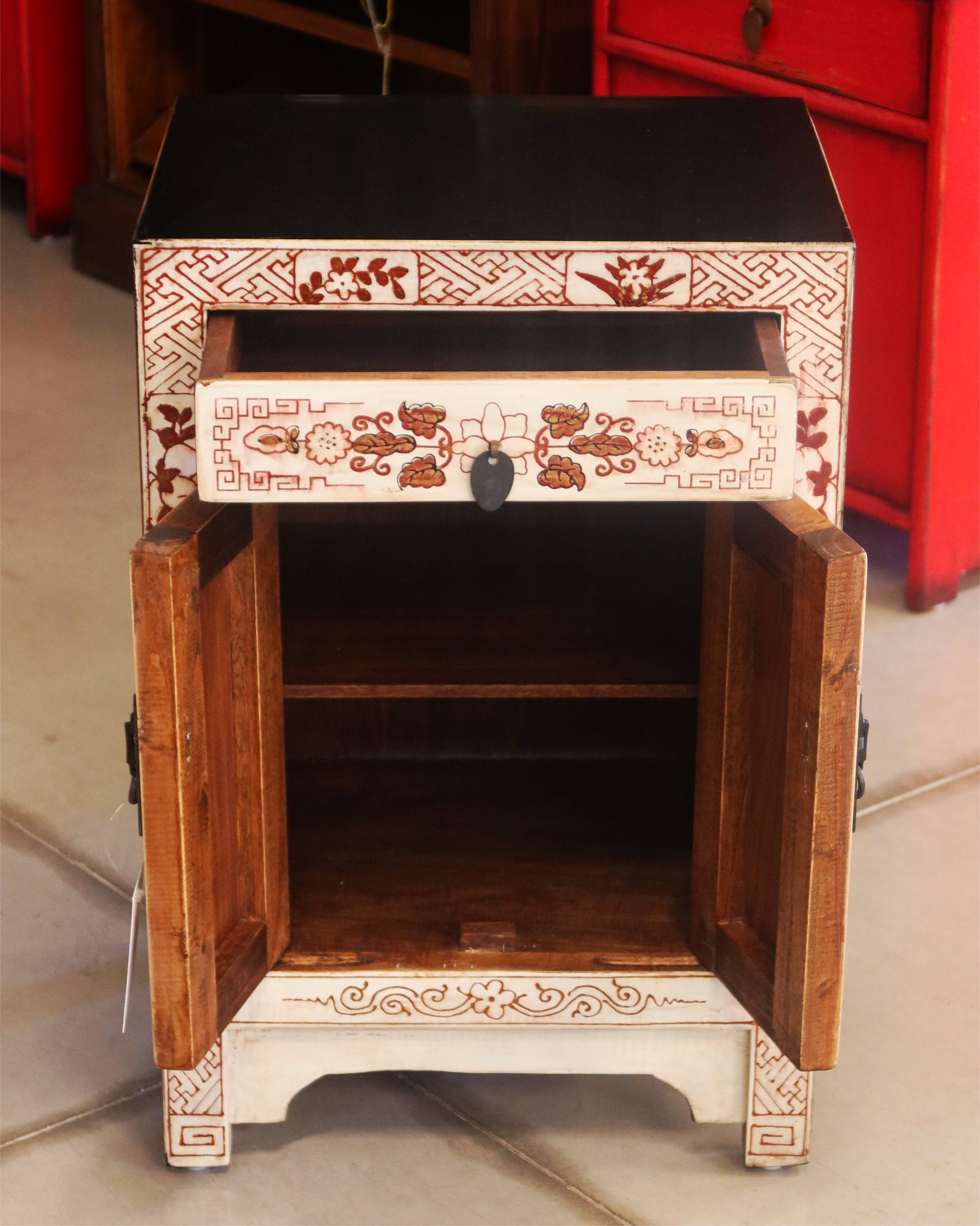 COMODINO SHANXI LACCA BIANCA DECORATA