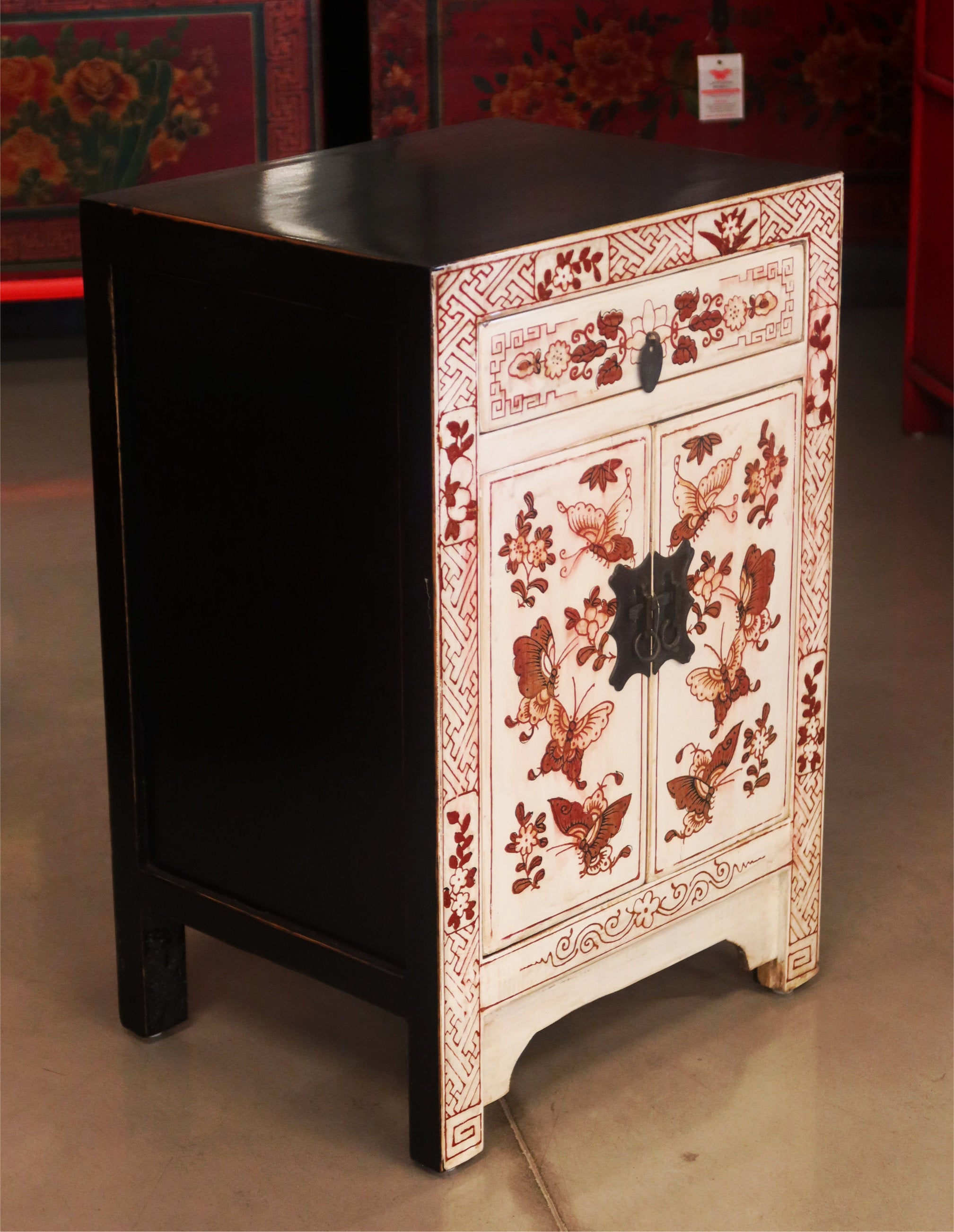 COMODINO SHANXI LACCA BIANCA DECORATA