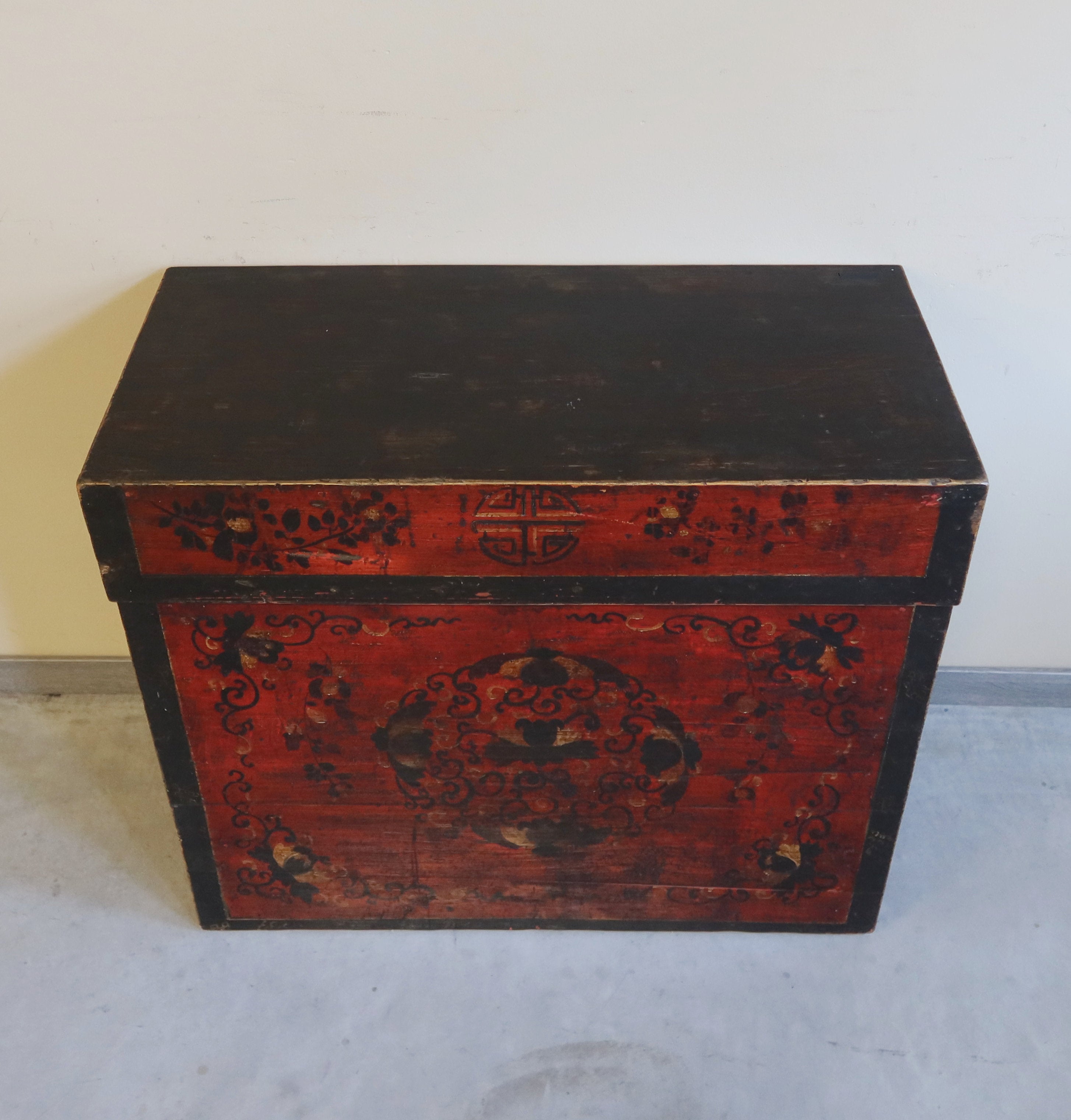 CONSOLLE MONGOLIA CON FRONTE A PANNELLO DECORATO