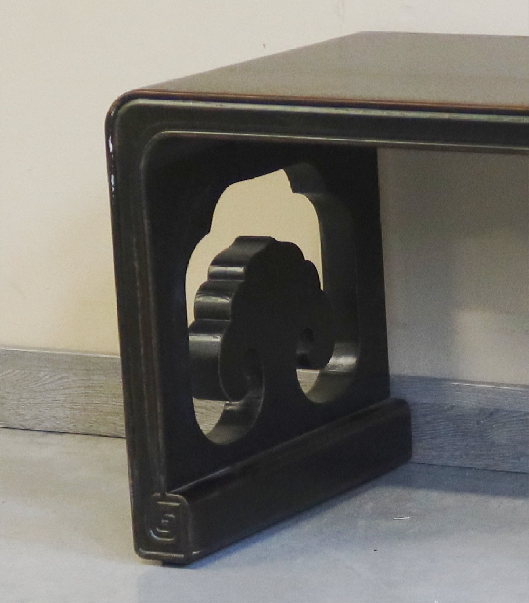 TAVOLINO LACCA NERA FIANCHI A PANNELLO INTAGLI