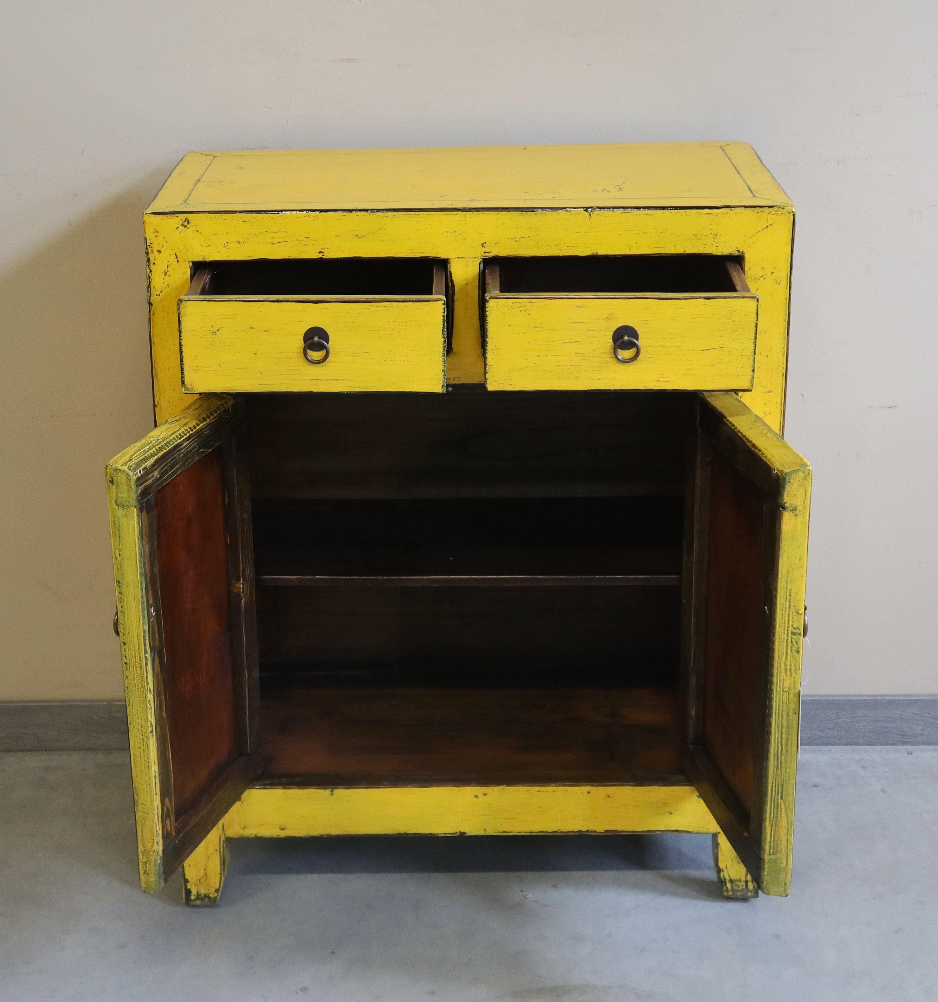 CREDENZINO CINESE LACCA GIALLA