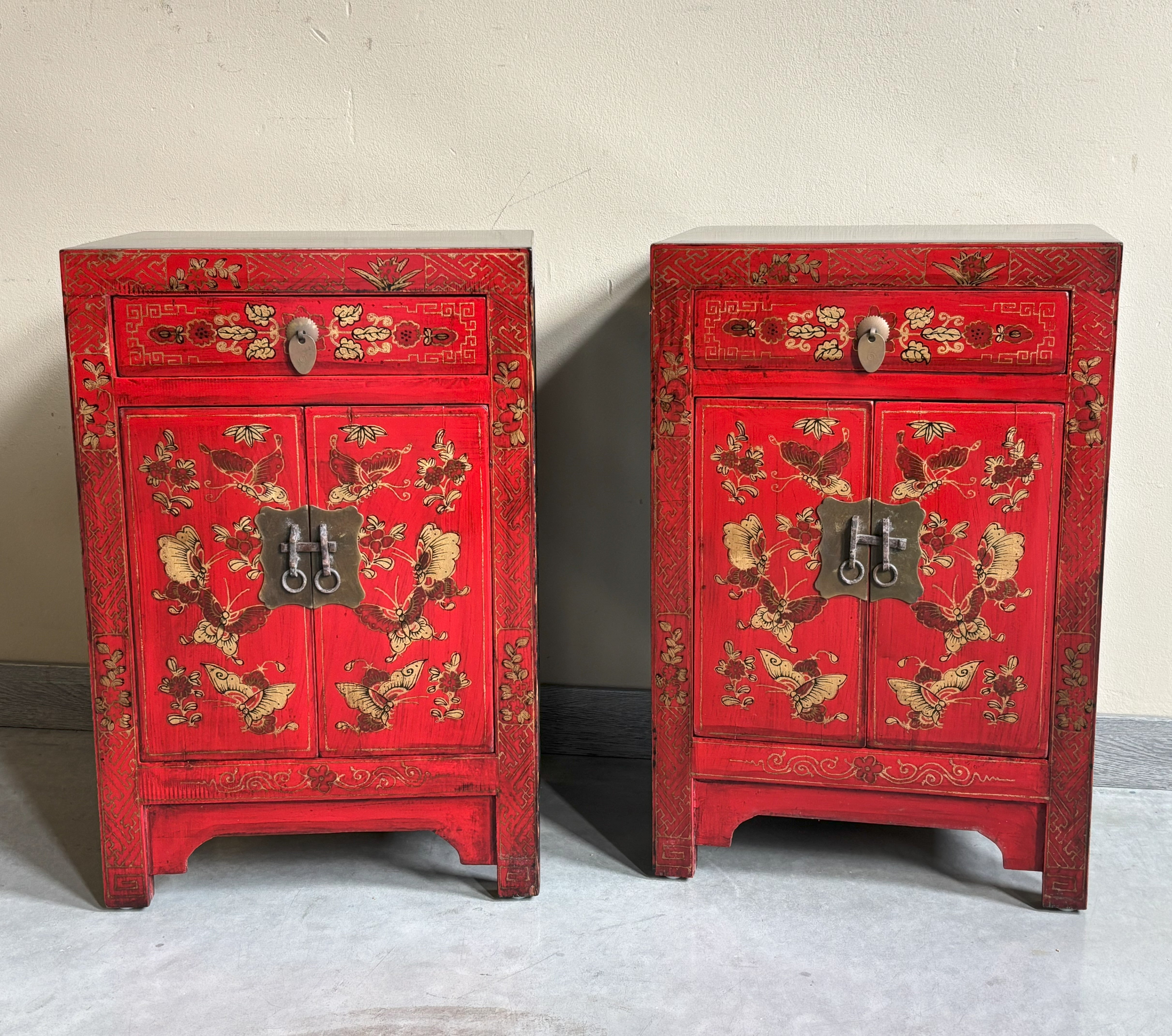 COMODINO SHANXI ROSSO DECORATO