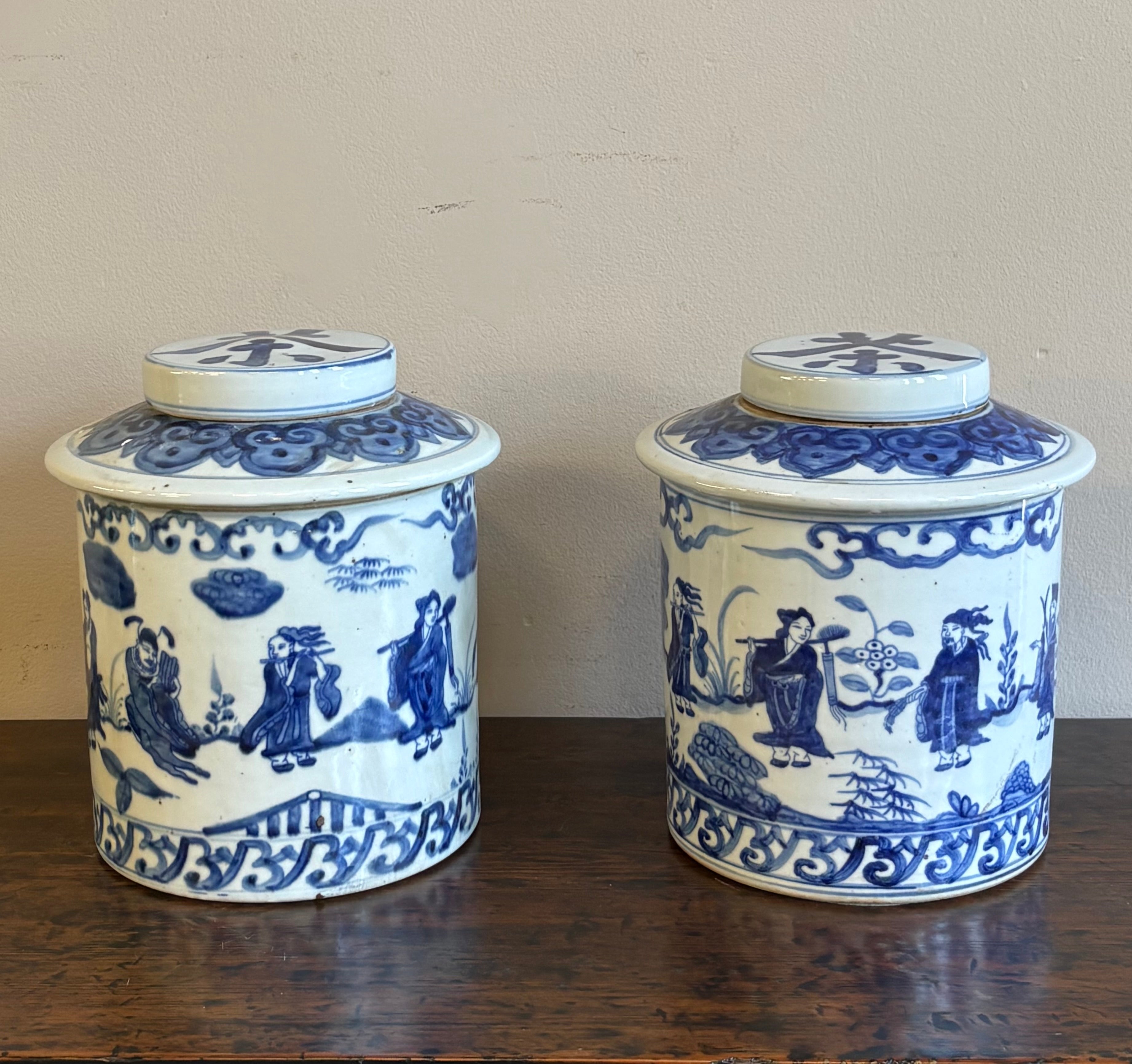 VASO CILINDRICO IN CERAMICA DECORATA CON COPERCHIO