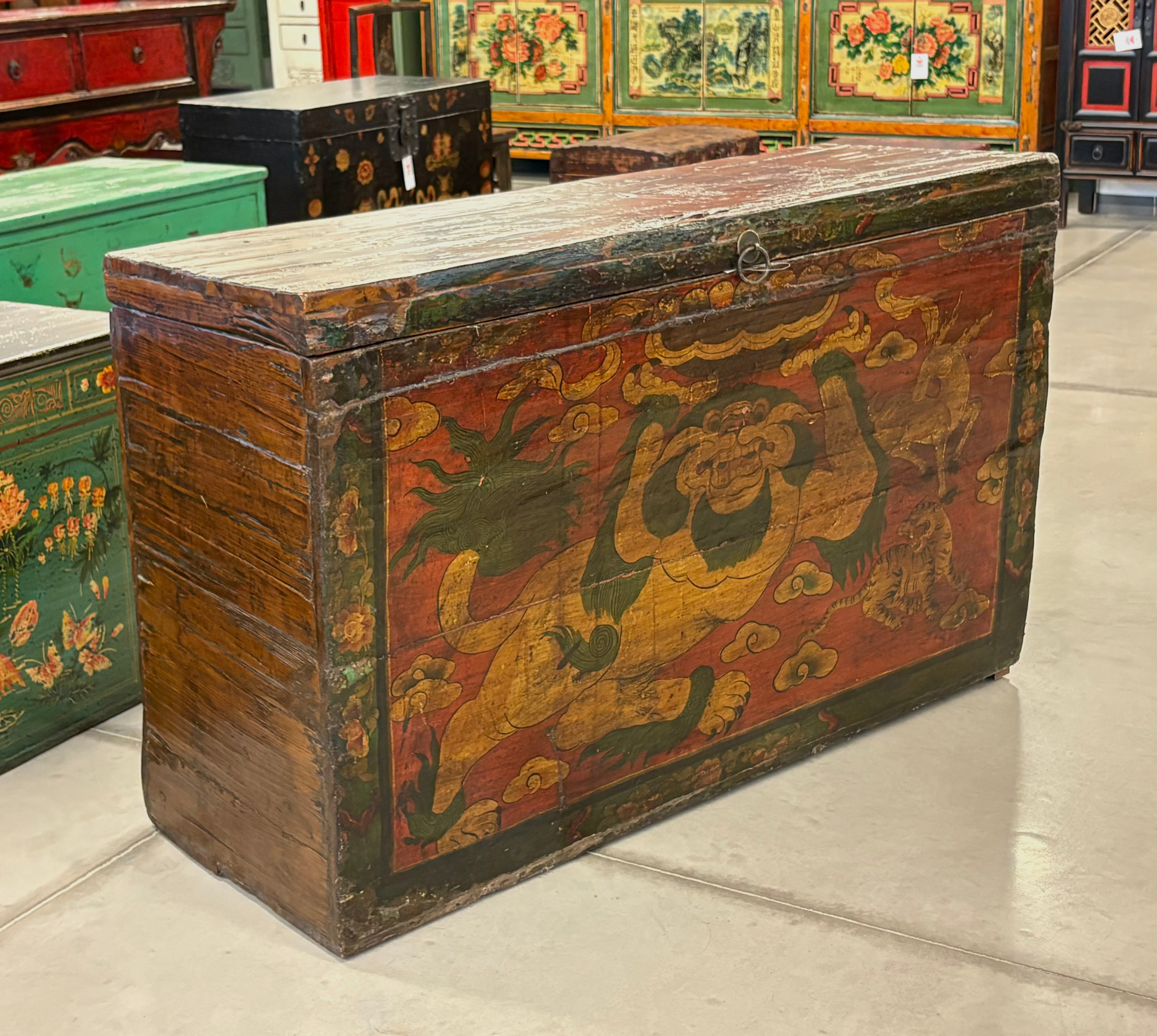 GRANDE BAULE DECORATO TIBETANO