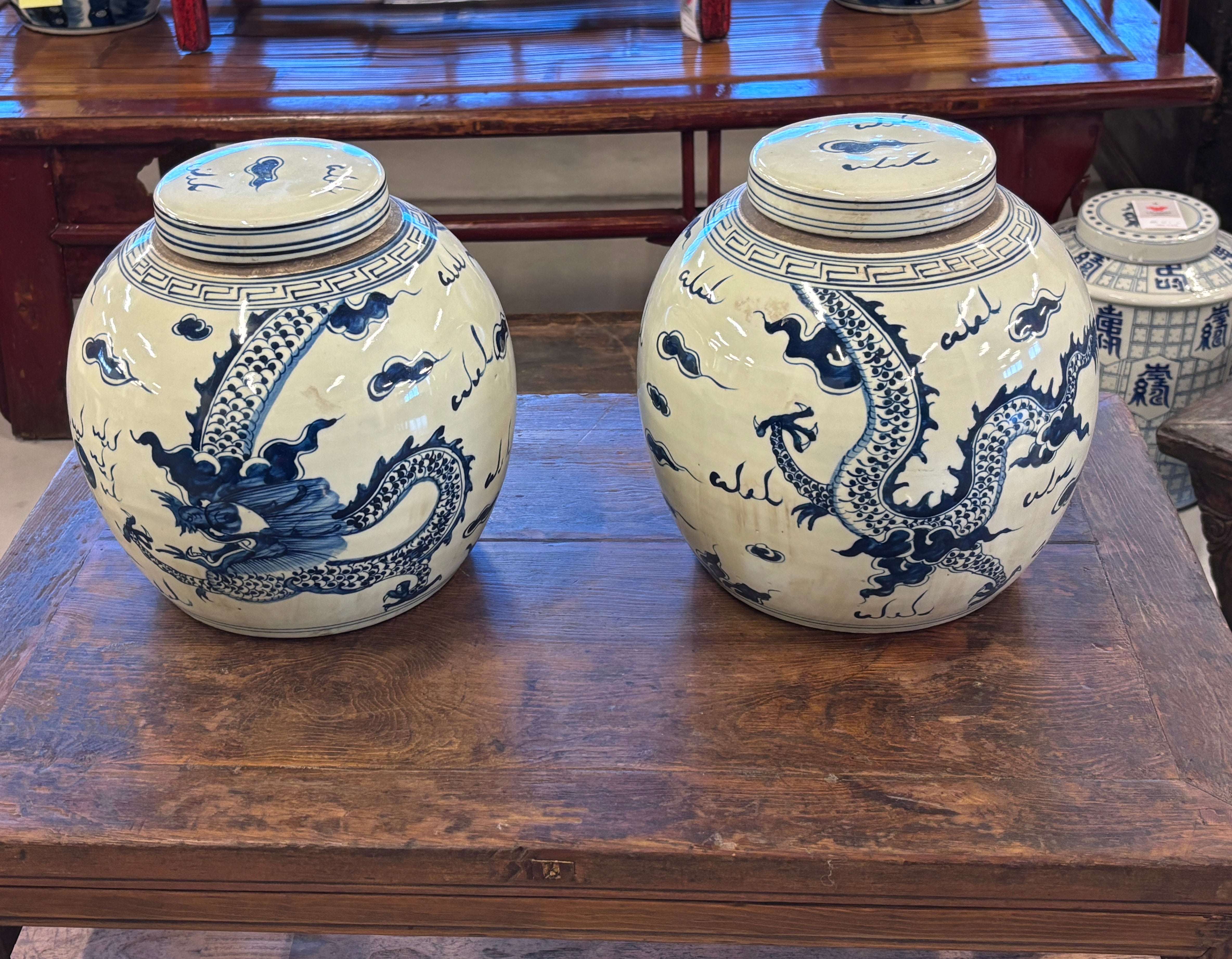 VASO CINESE IN CERAMICA DECORATA