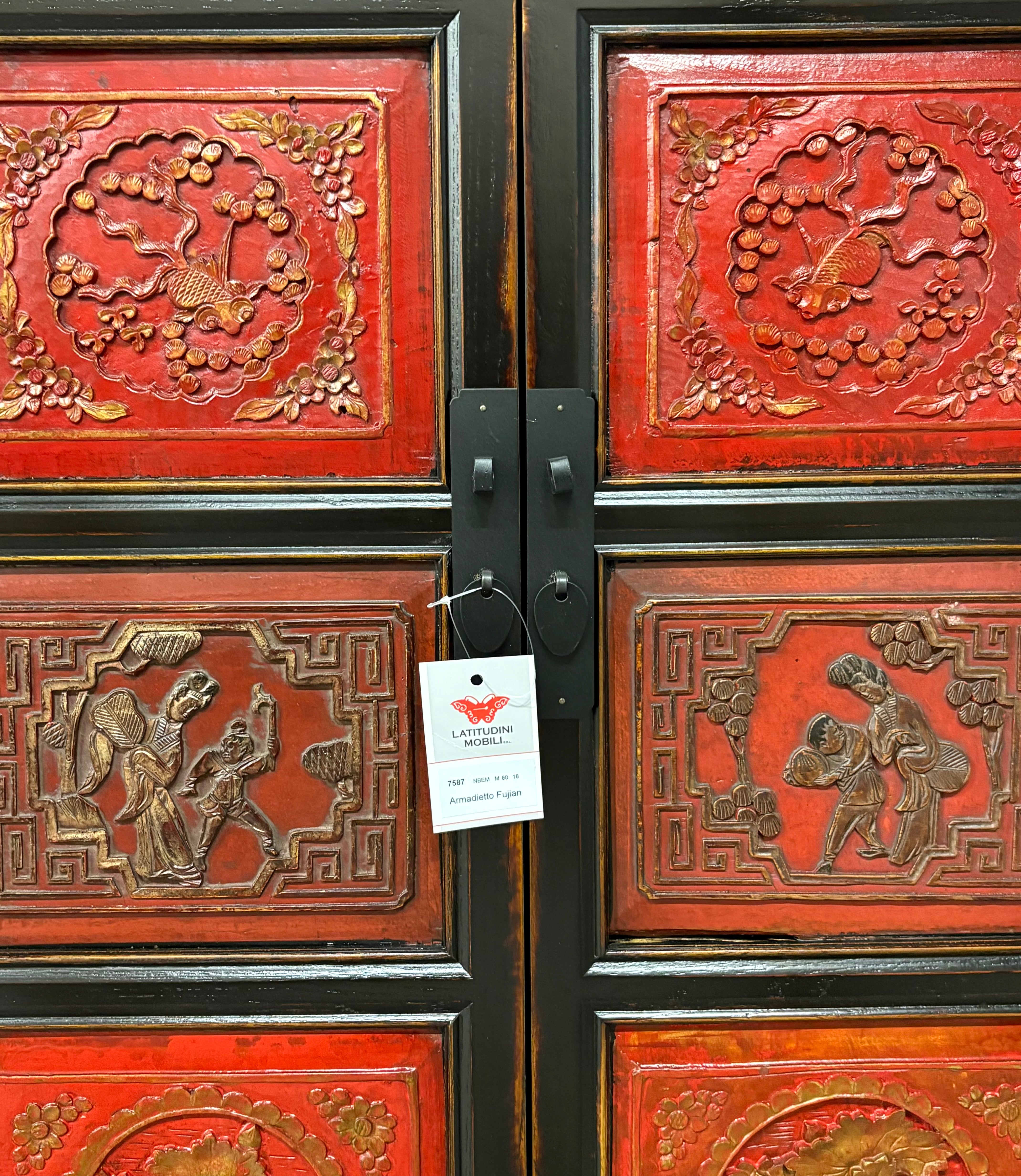 CREDENZINO DEL FUJIAN ANTE INTAGLIATE