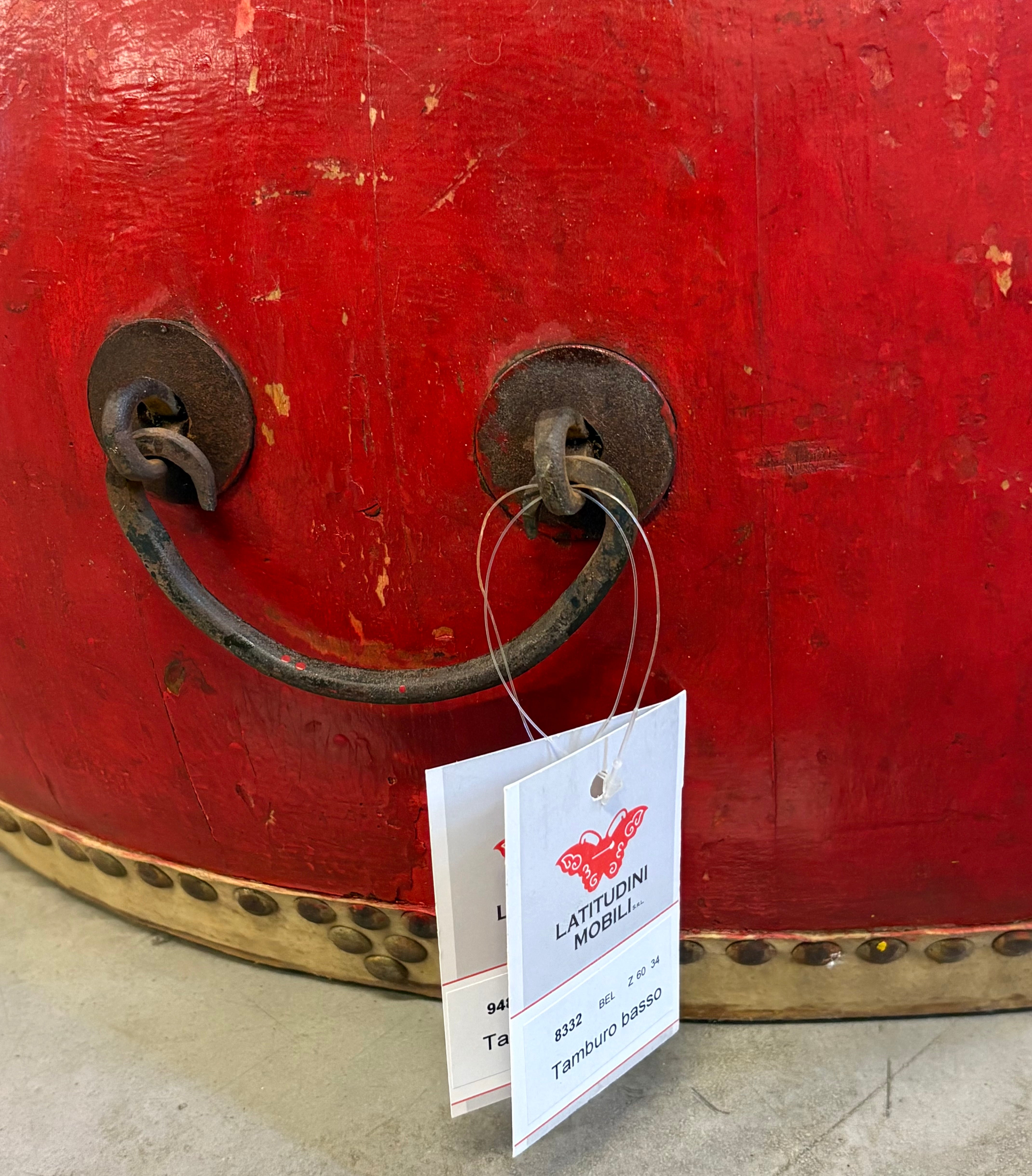 TAMBURO IN LACCA ROSSA CON IDEOGRAMMI