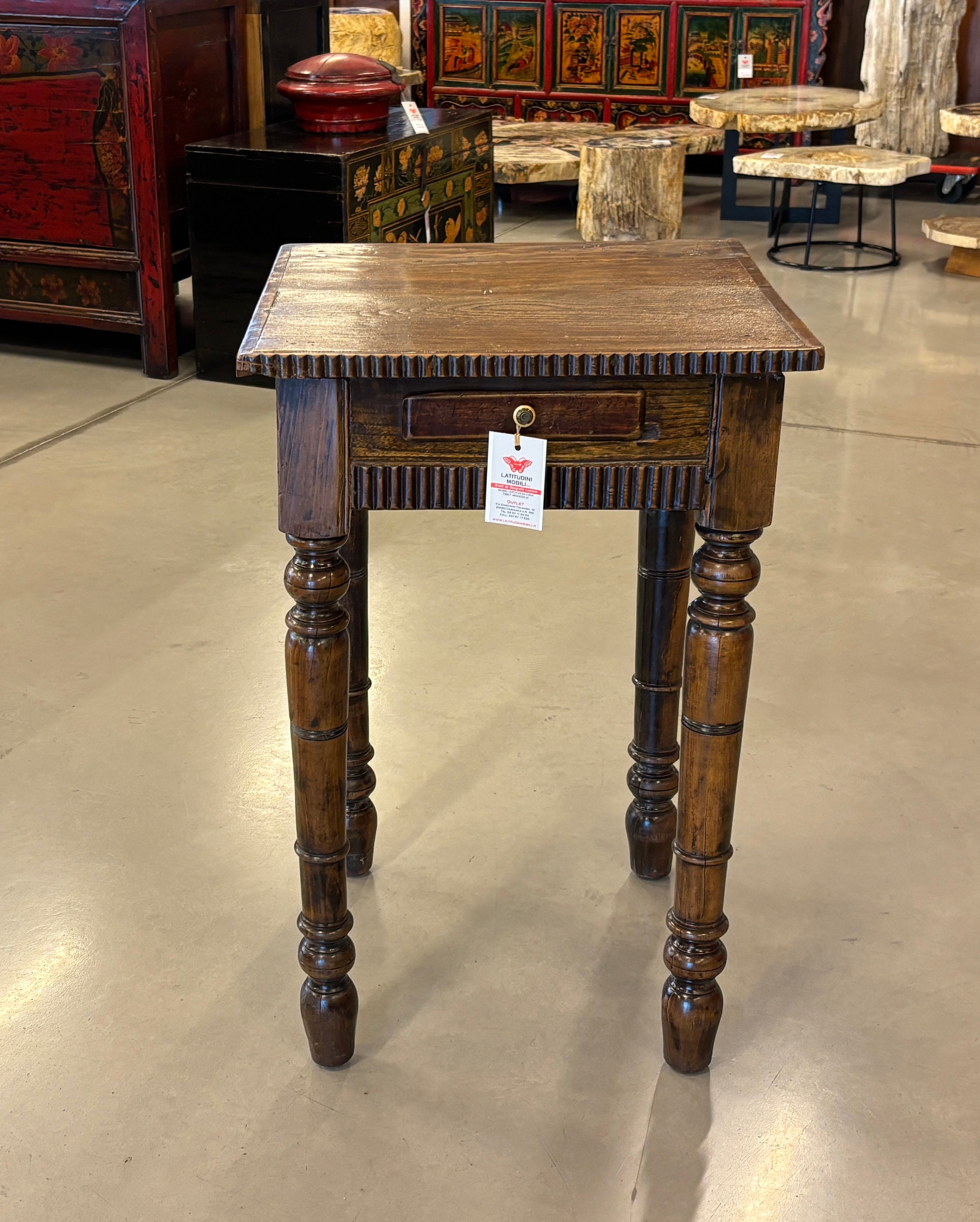 TAVOLINO OLMO CINESE CON CASSETTO