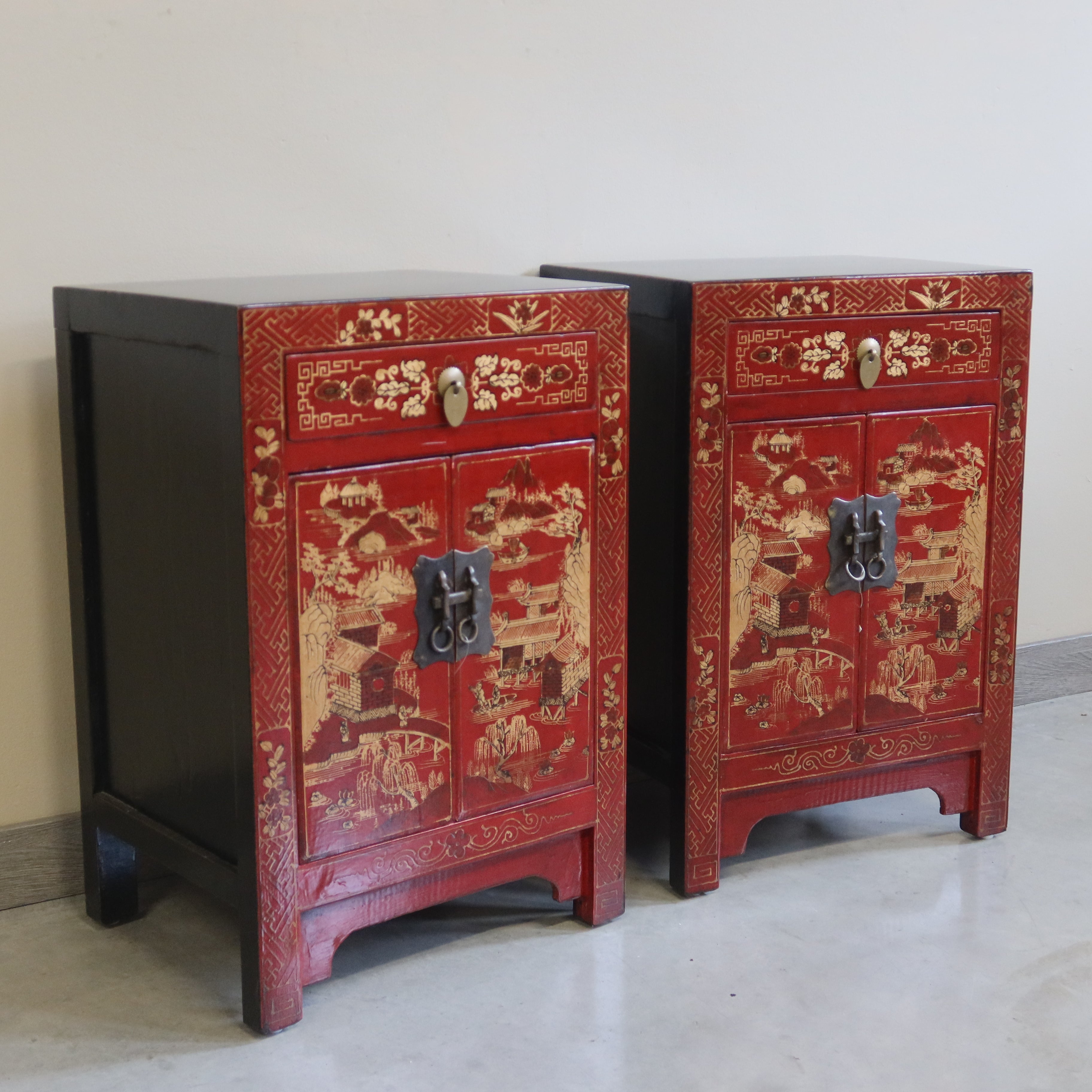 COMODINO SHANXI ROSSO DECORATO