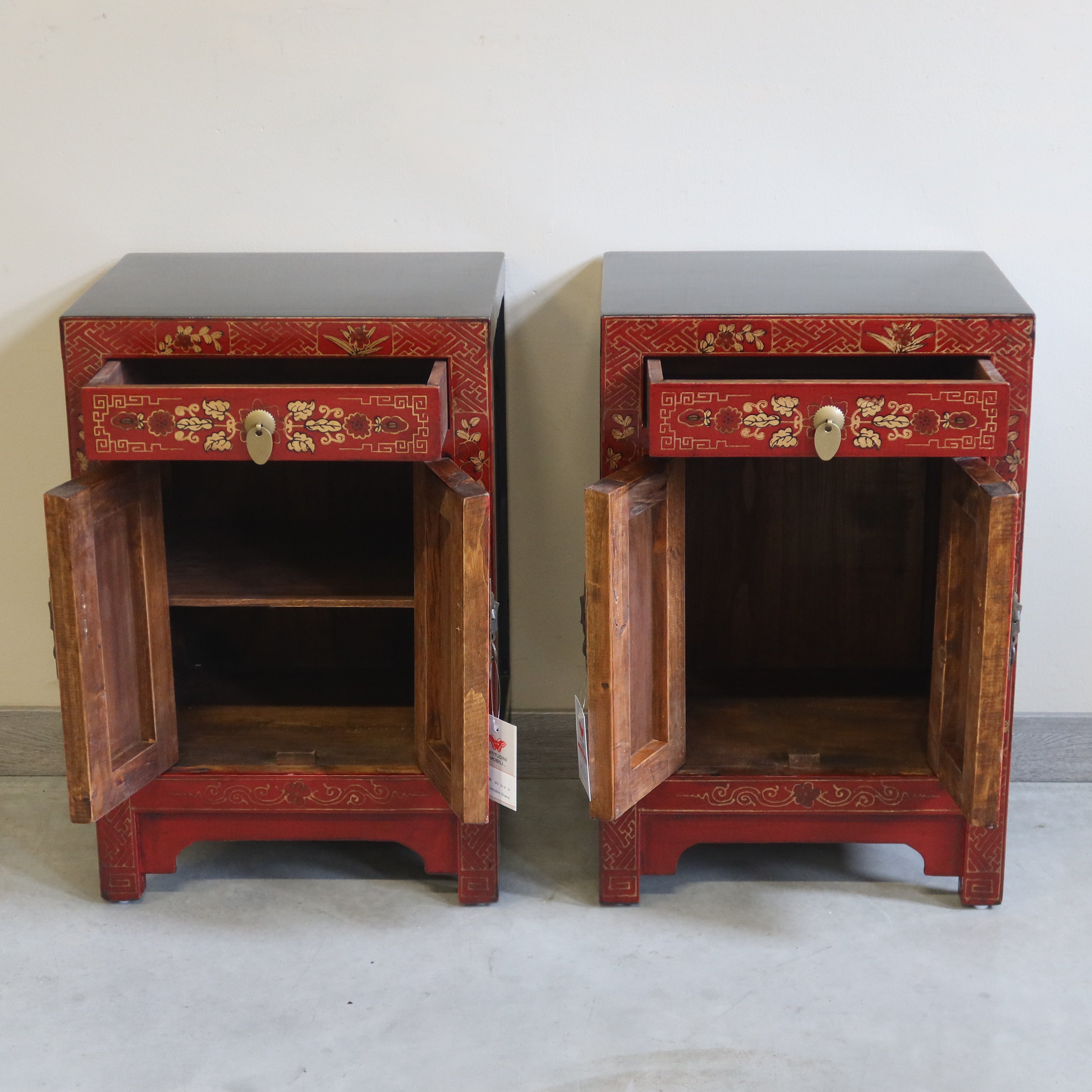 COMODINO SHANXI ROSSO DECORATO
