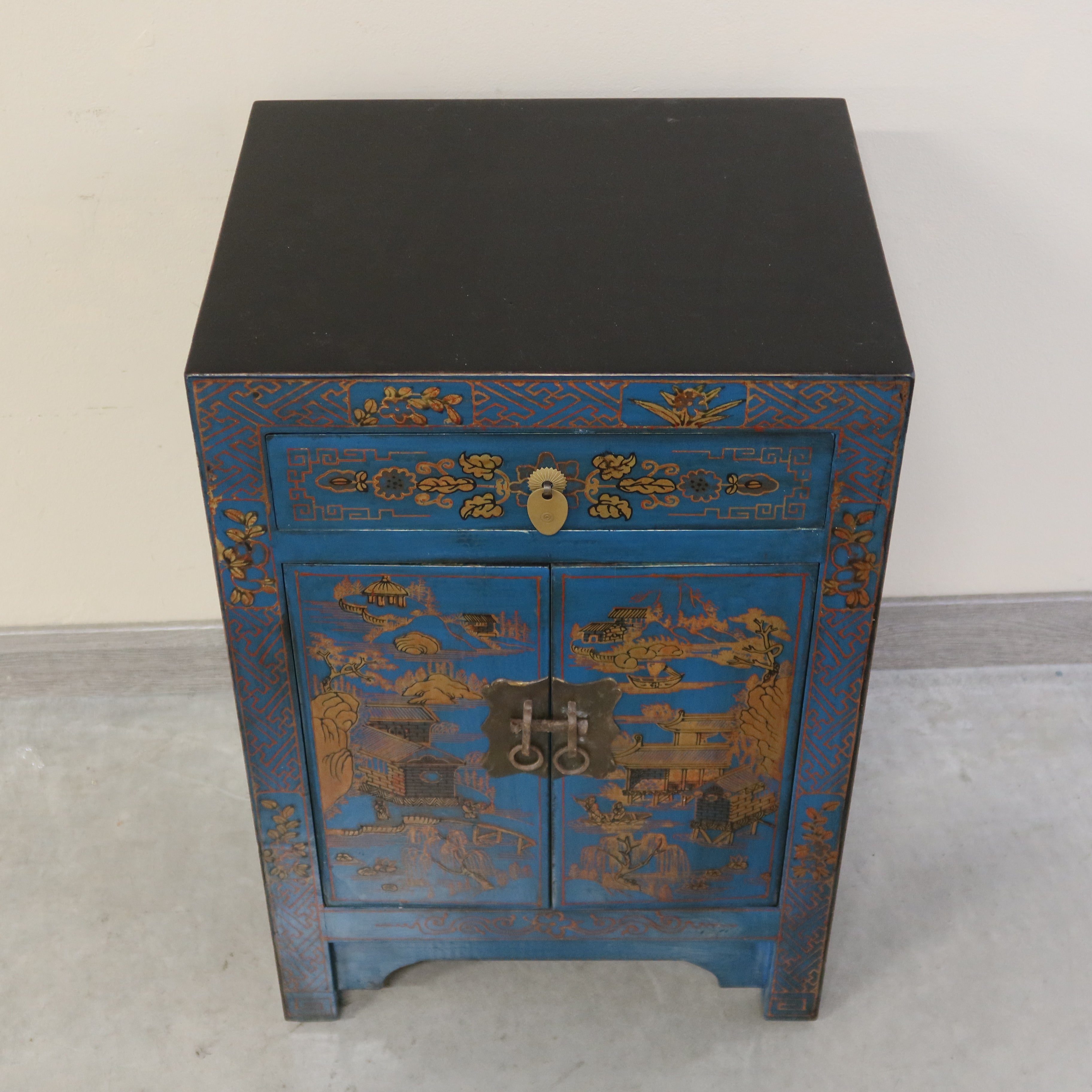 COMODINO SHANXI LACCA DECORATA