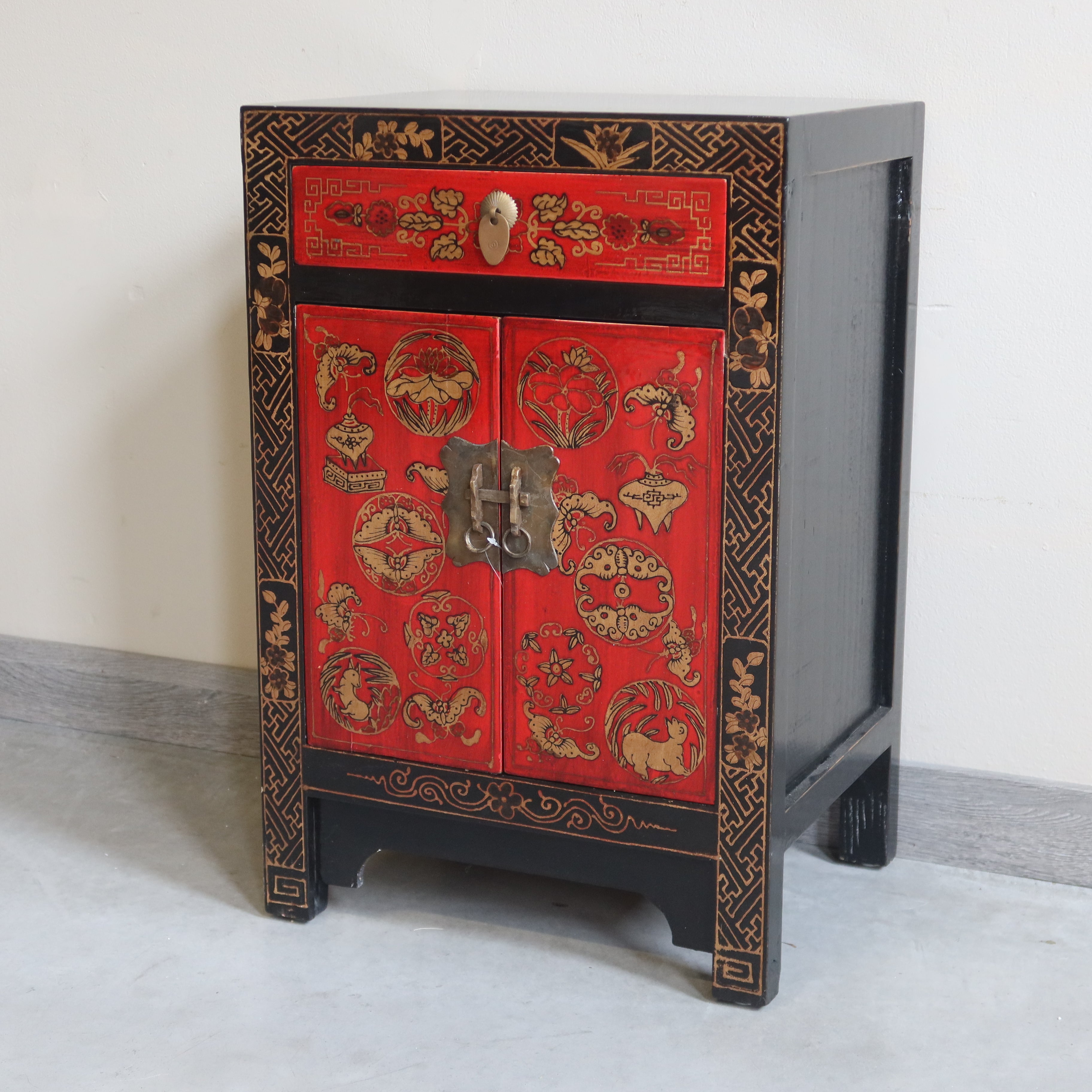 COMODINO CINESE DECORATO