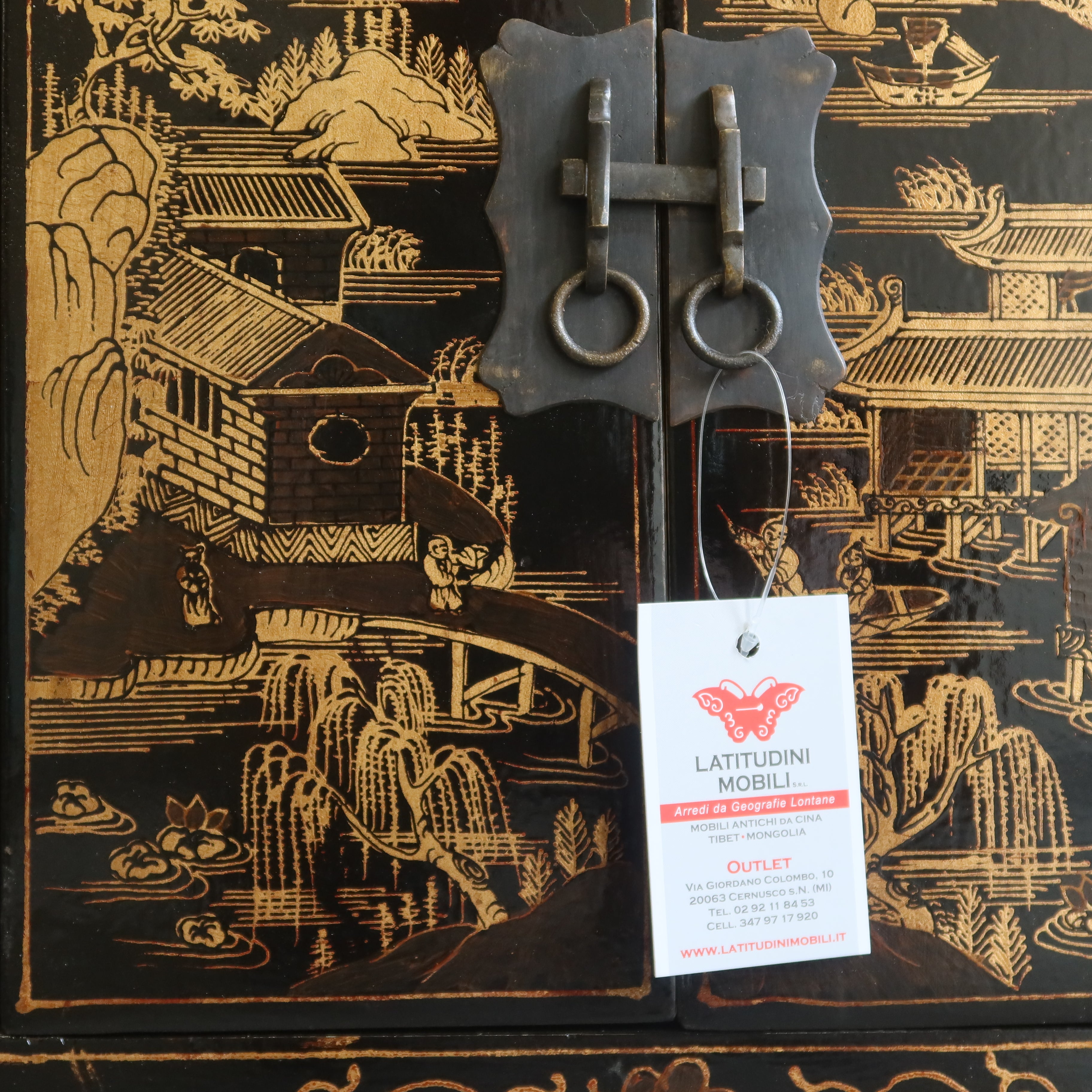 COMODINO SHANXI LACCA NERA DECORATA