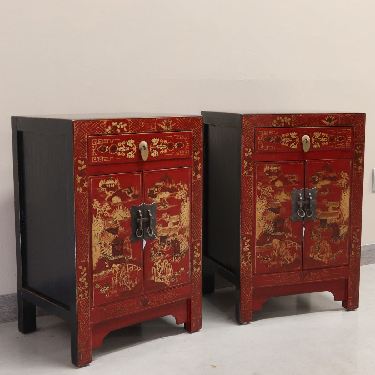 COMODINO SHANXI ROSSO DECORATO