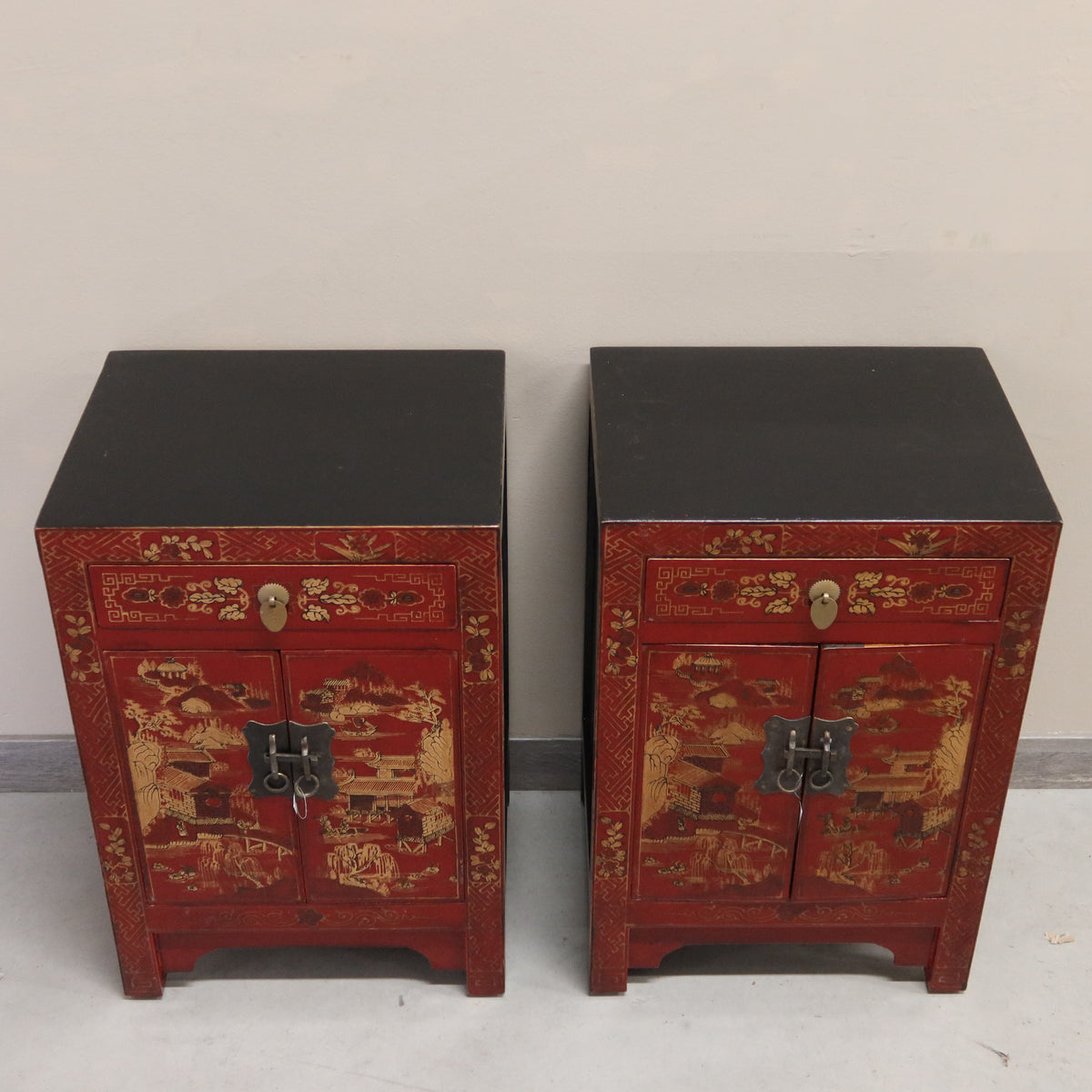 COMODINO SHANXI ROSSO DECORATO