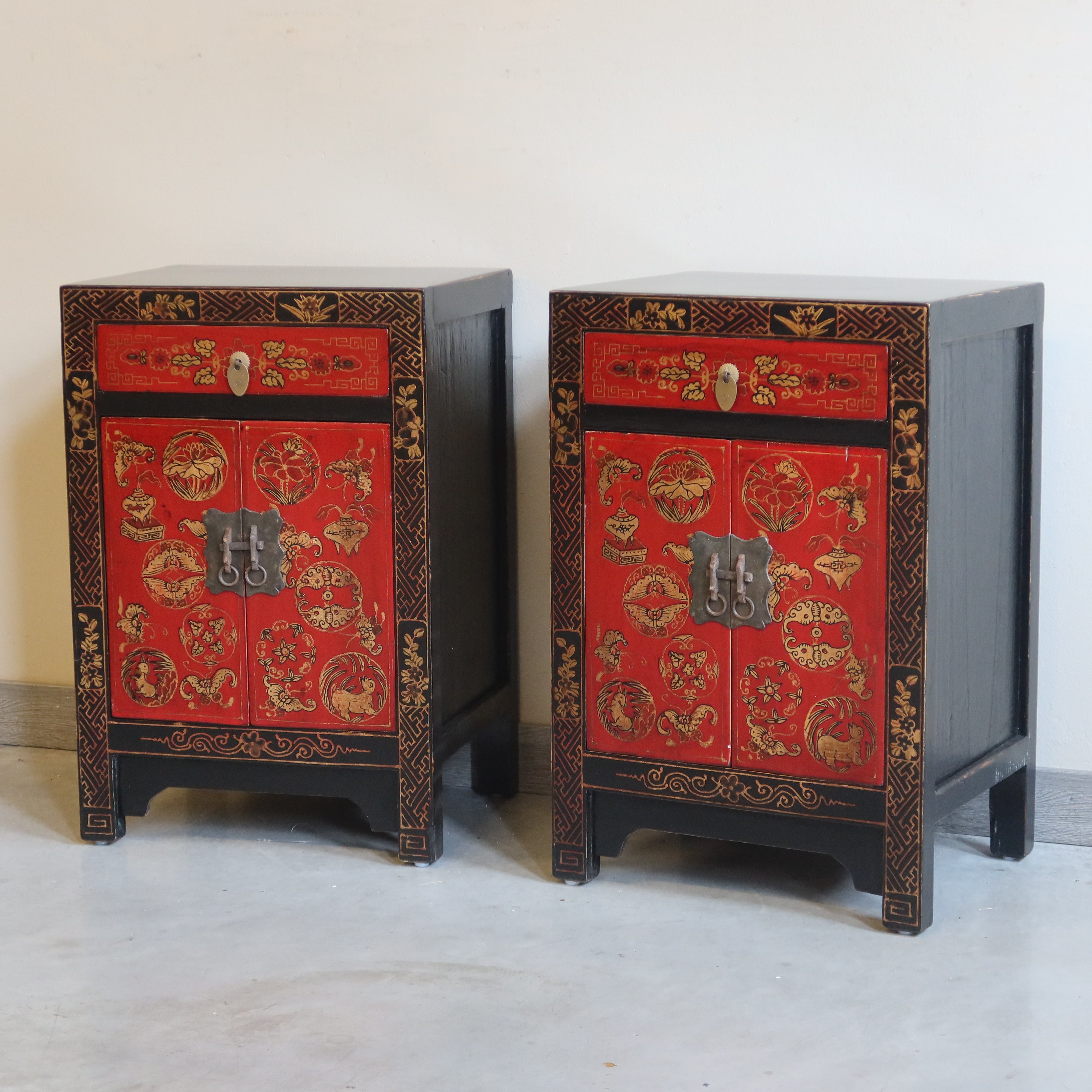 COMODINO SHANXI LACCA DECORATA