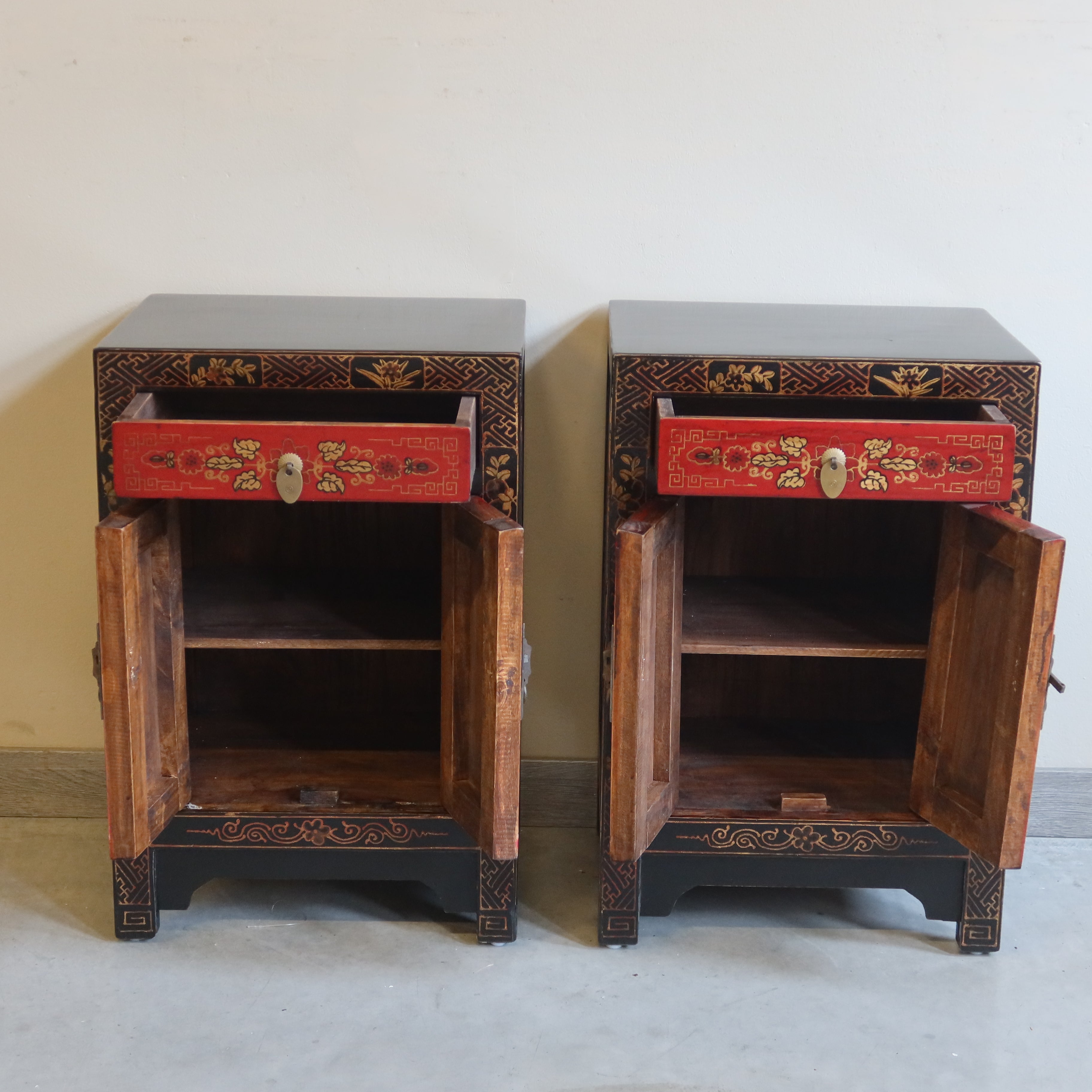 COMODINO SHANXI LACCA DECORATA