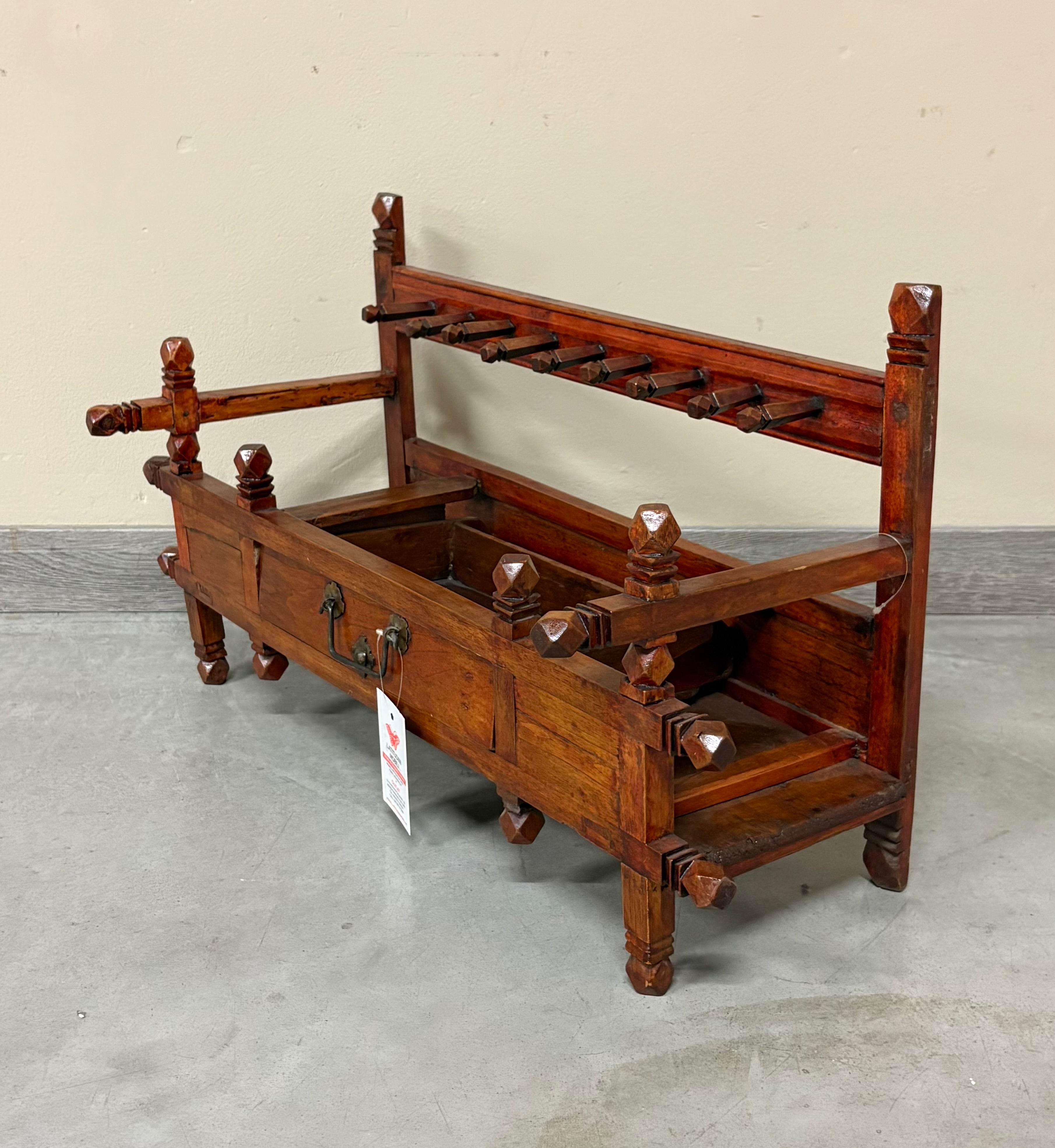 ALZATINA ORNAMENTALE IN LEGNO