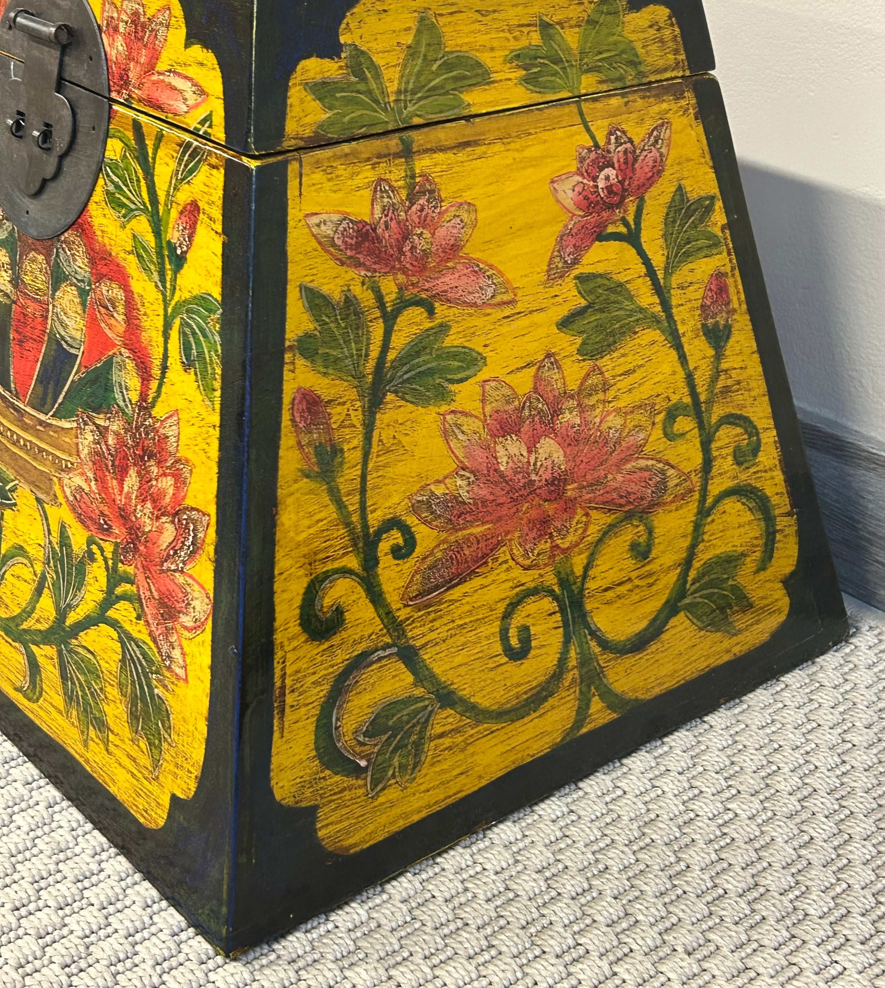 BAULETTO DECORATO TIBETANO