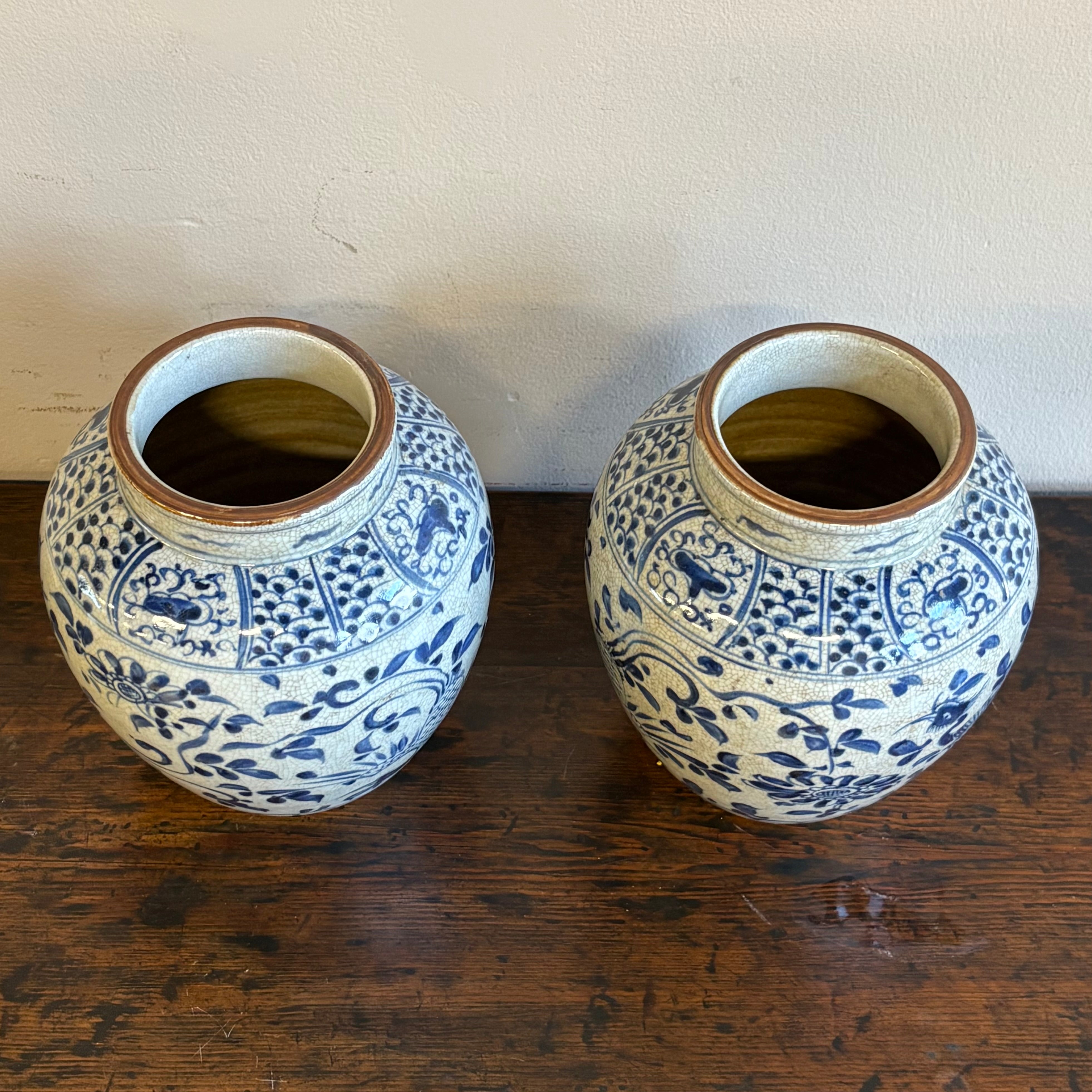 VASO STONDATO IN CERAMICA